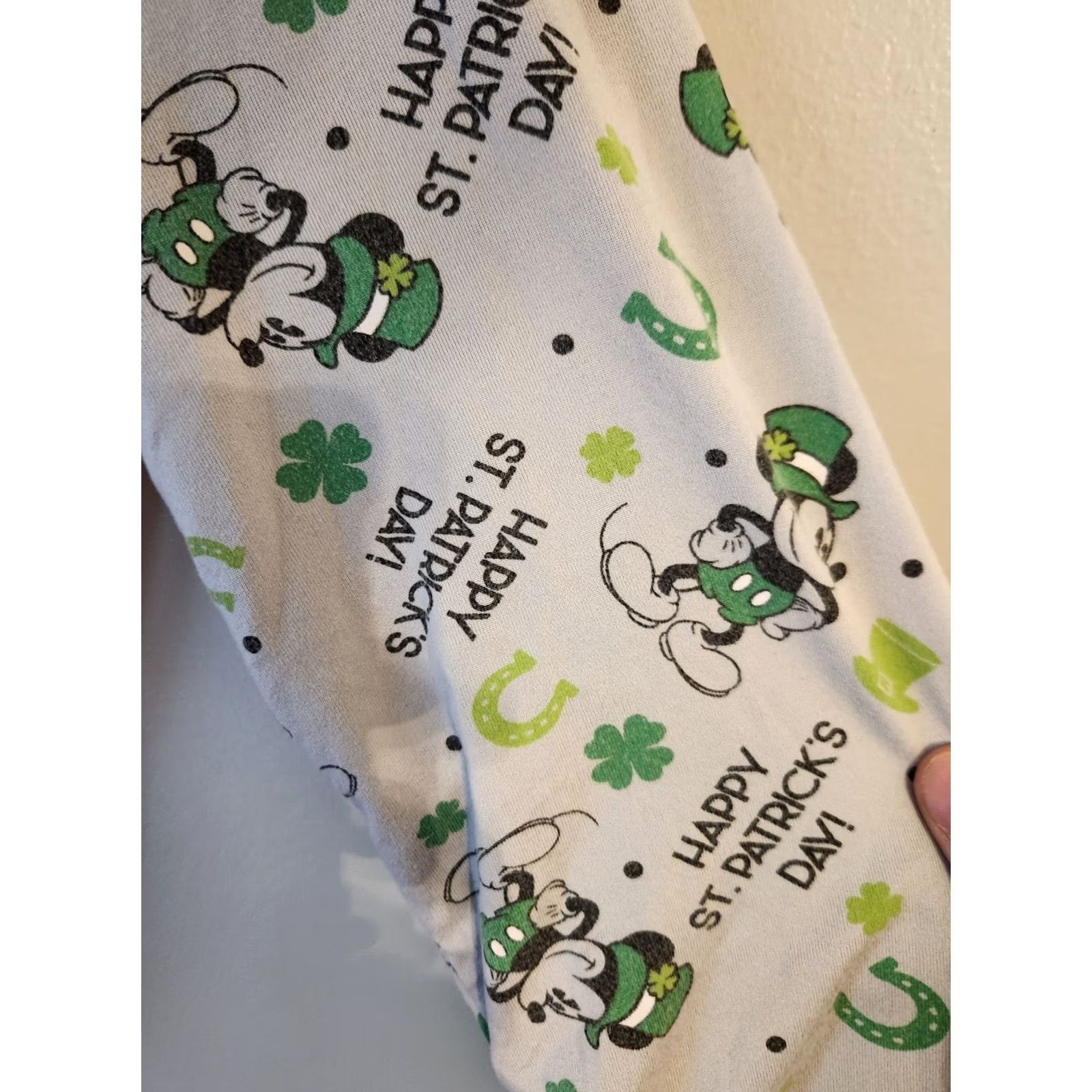 Disney Juniors Disney St. Patrick's Day Mickey Mouse 3/4 Sleeve Shirt XXL Gray Crew Neck Casual Sleeve Shirt T-Shirt Womens Boys? Size XXL / US 16-18 / IT 52-54 - 3 Thumbnail