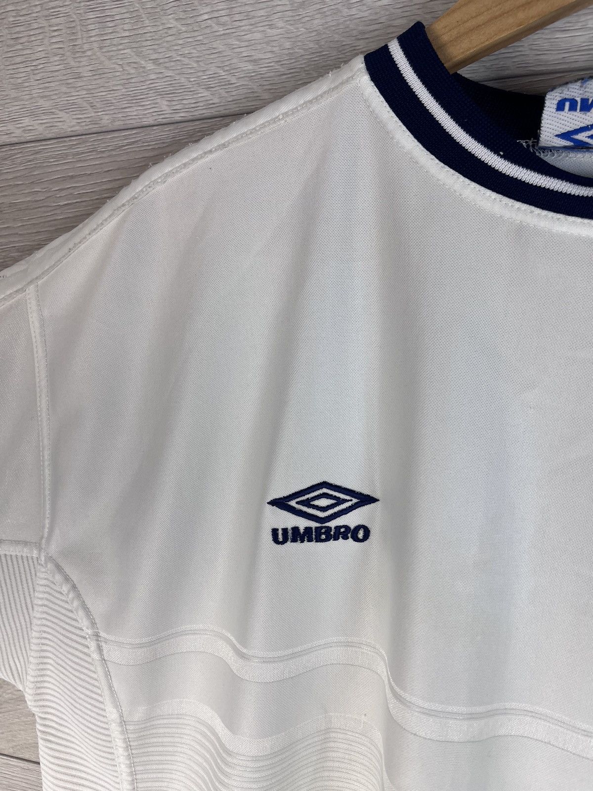 Umbro Vintage men’s soccer t-shirt Umbro England size L UEFА Size US L / EU 52-54 / 3 - 10 Thumbnail