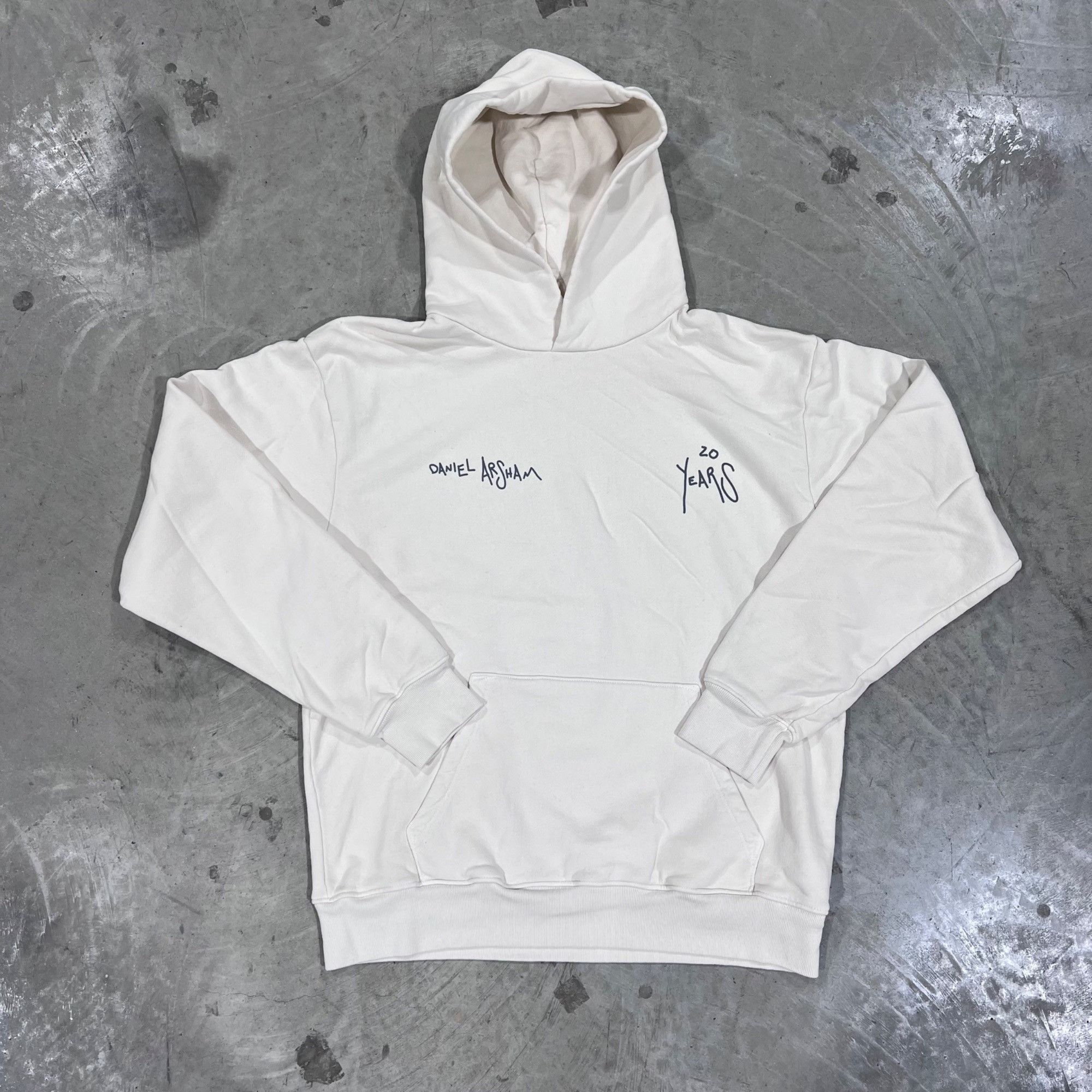 Daniel Arsham NEW DANIEL ARSHAM 20 YEARS CREAM KNOT HOODIE SZ MEDIUM Size US M / EU 48-50 / 2 - 7 Thumbnail