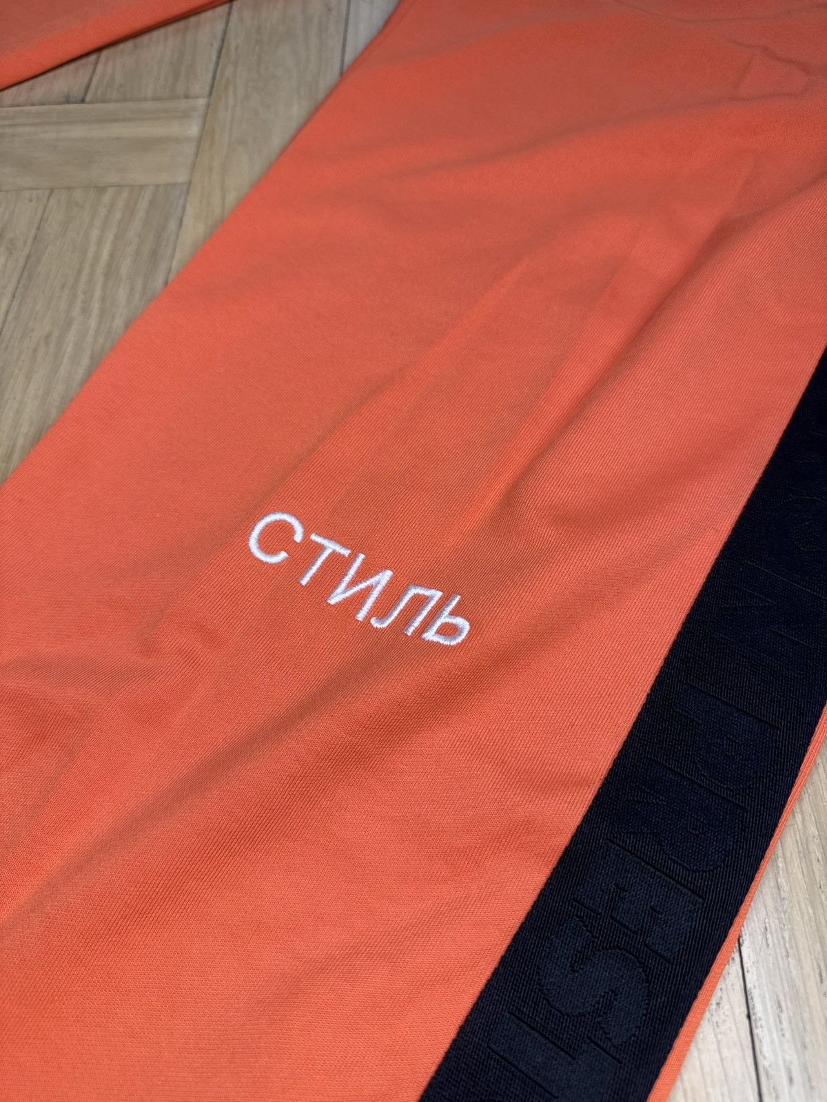 Heron Preston HERON PRESTON ORANGE TRACK PANTS Size US 30 / EU 46 - 4 Thumbnail