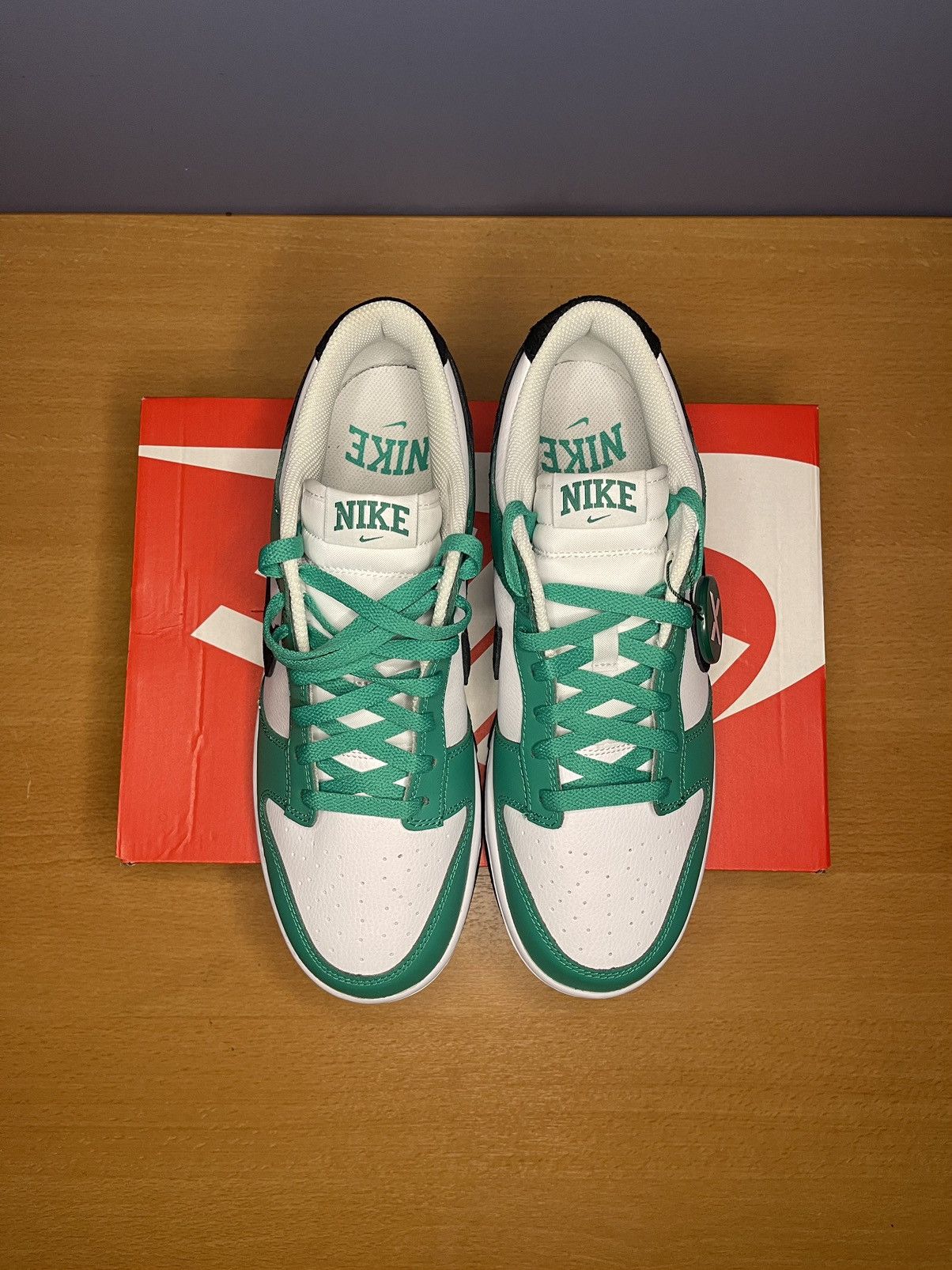 Nike Nike Dunk Low “Celtics” Size US 10.5 / EU 43-44 - 6 Thumbnail