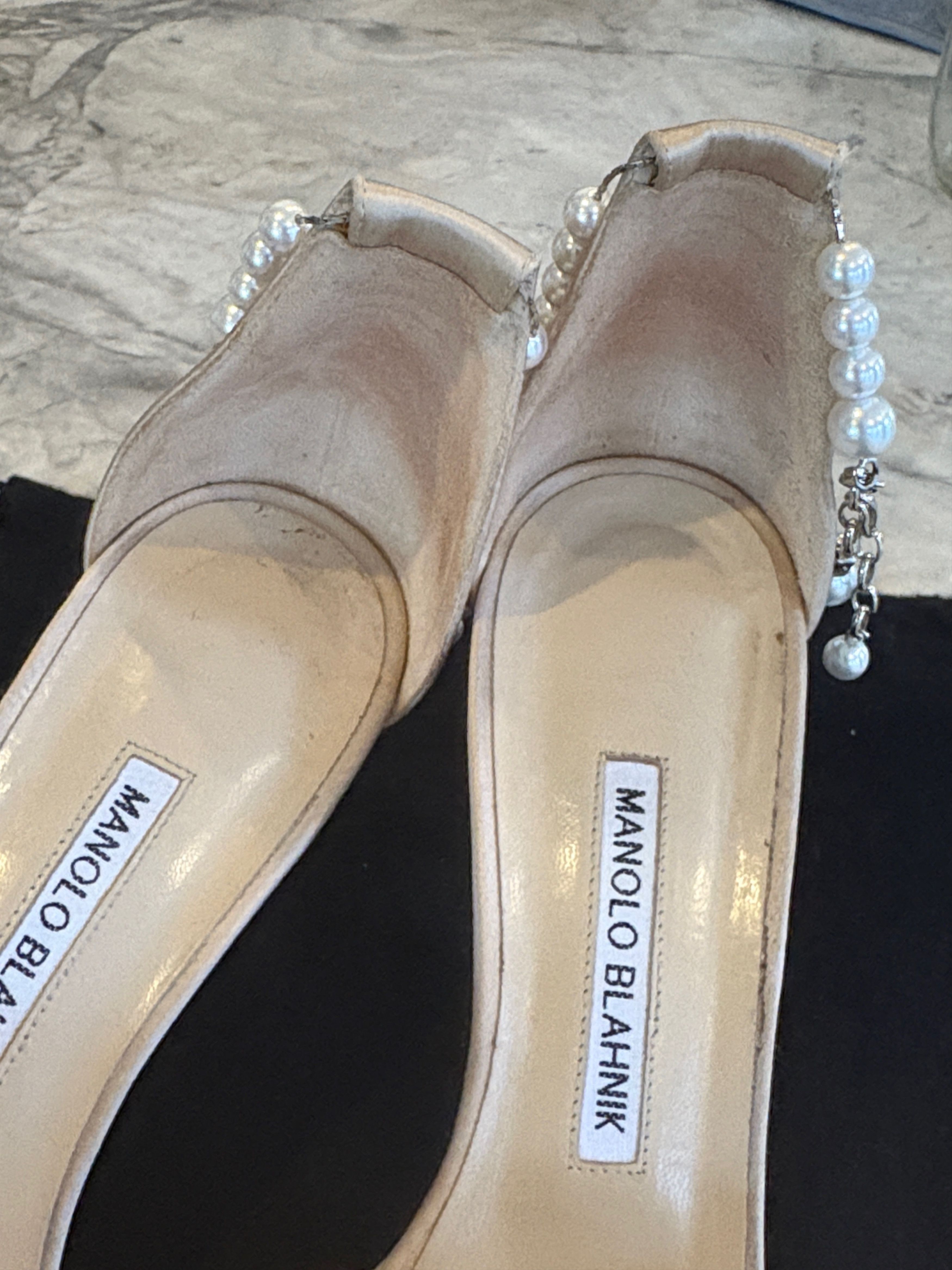 Manolo Blahnik Manolo Blahnik Beige Silk Heels / Pearl ankle strap / 38.5 Size US 7.5 / IT 37.5 - 6 Thumbnail