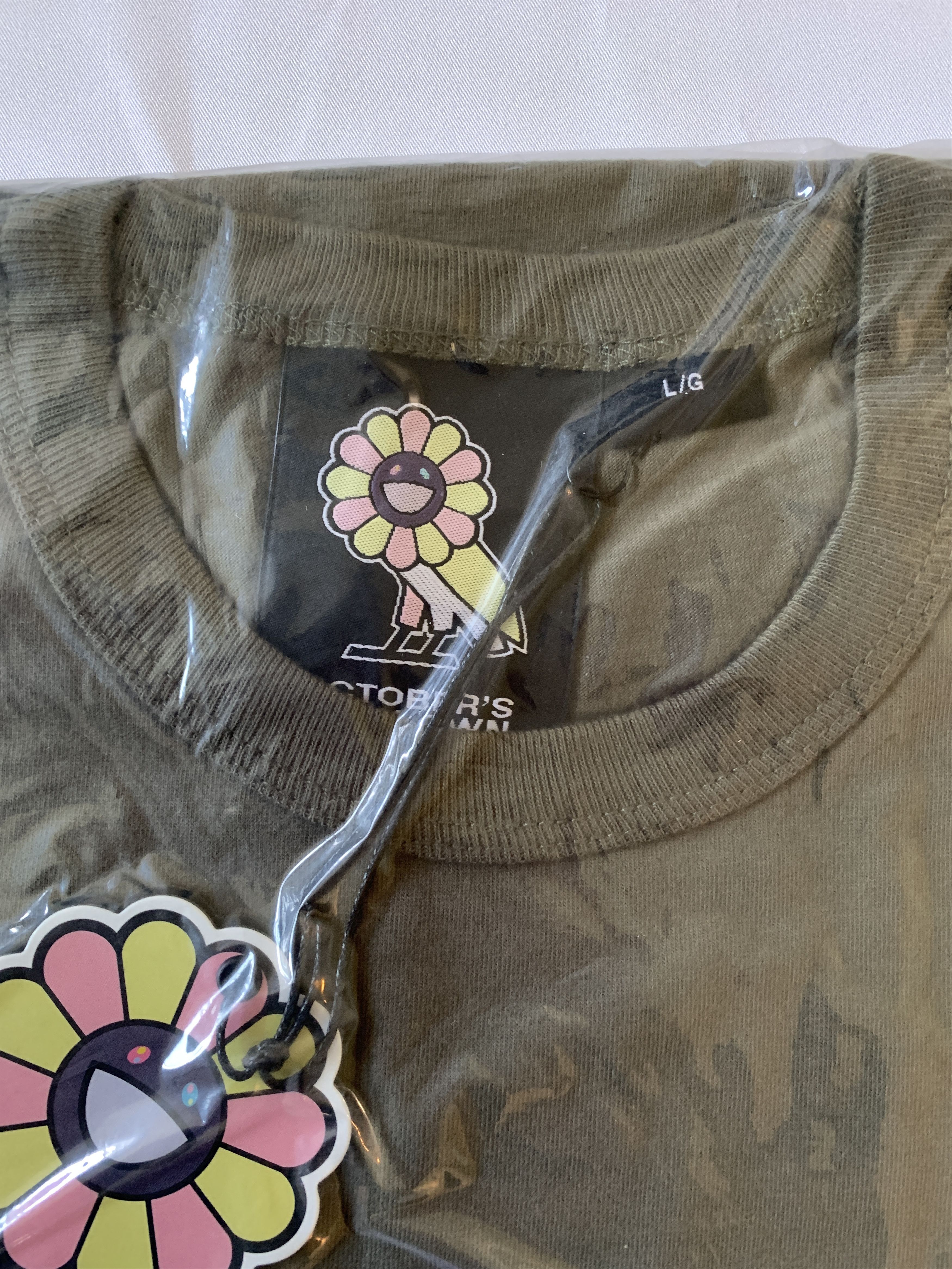 Drake OVO X TAKASHI MURAKAMI T-SHIRT TEE BRAND NEW Size US L / EU 52-54 / 3 - 2 Thumbnail