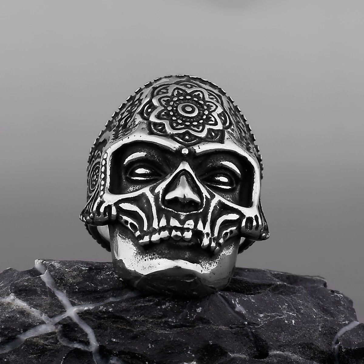 Vintage Heavy Skull Ring Size 44 - 4 Thumbnail