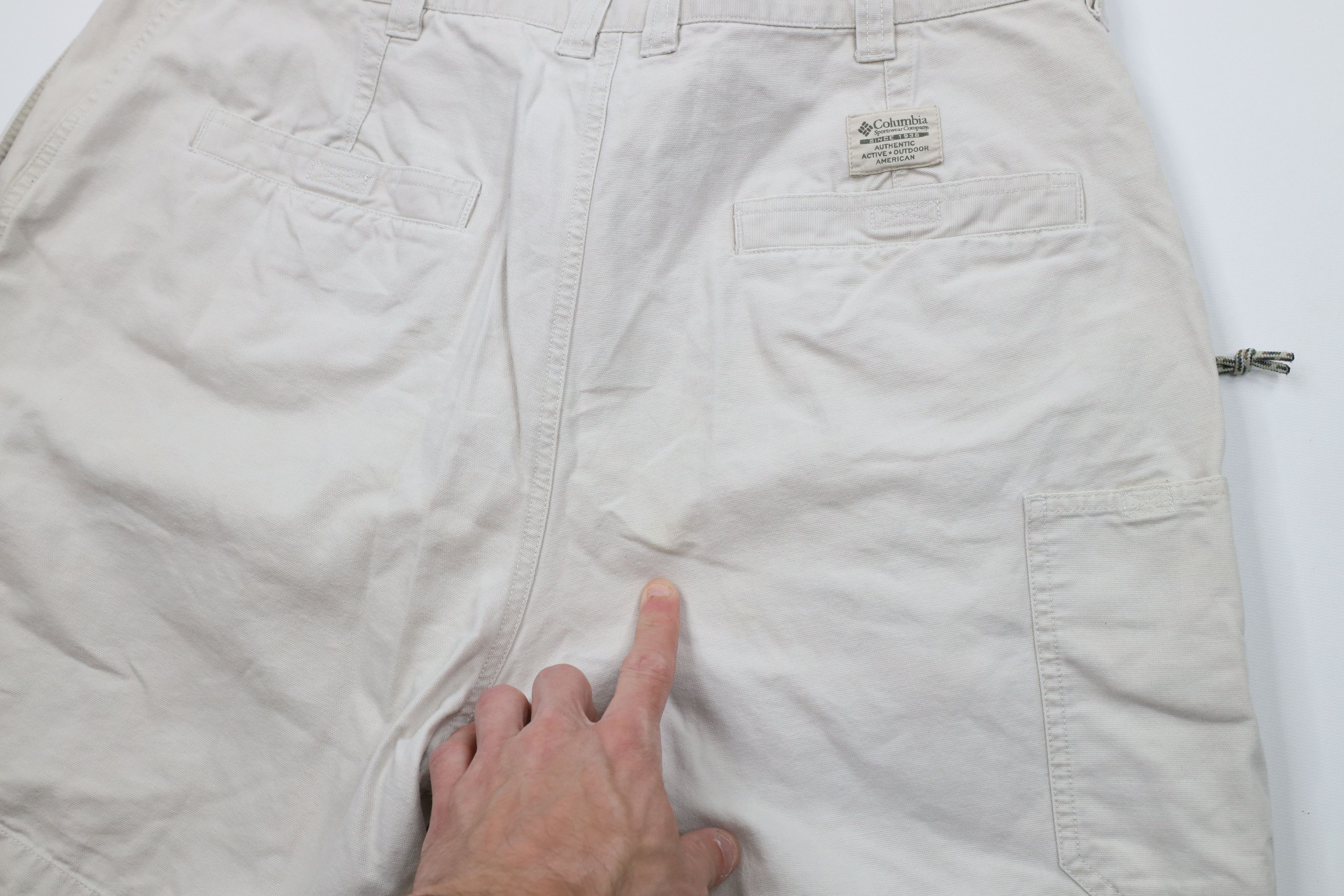Columbia × Vintage Vintage Columbia Spell Out Above Knee Canvas Shorts Beige Size US 38 / EU 54 - 13 Thumbnail