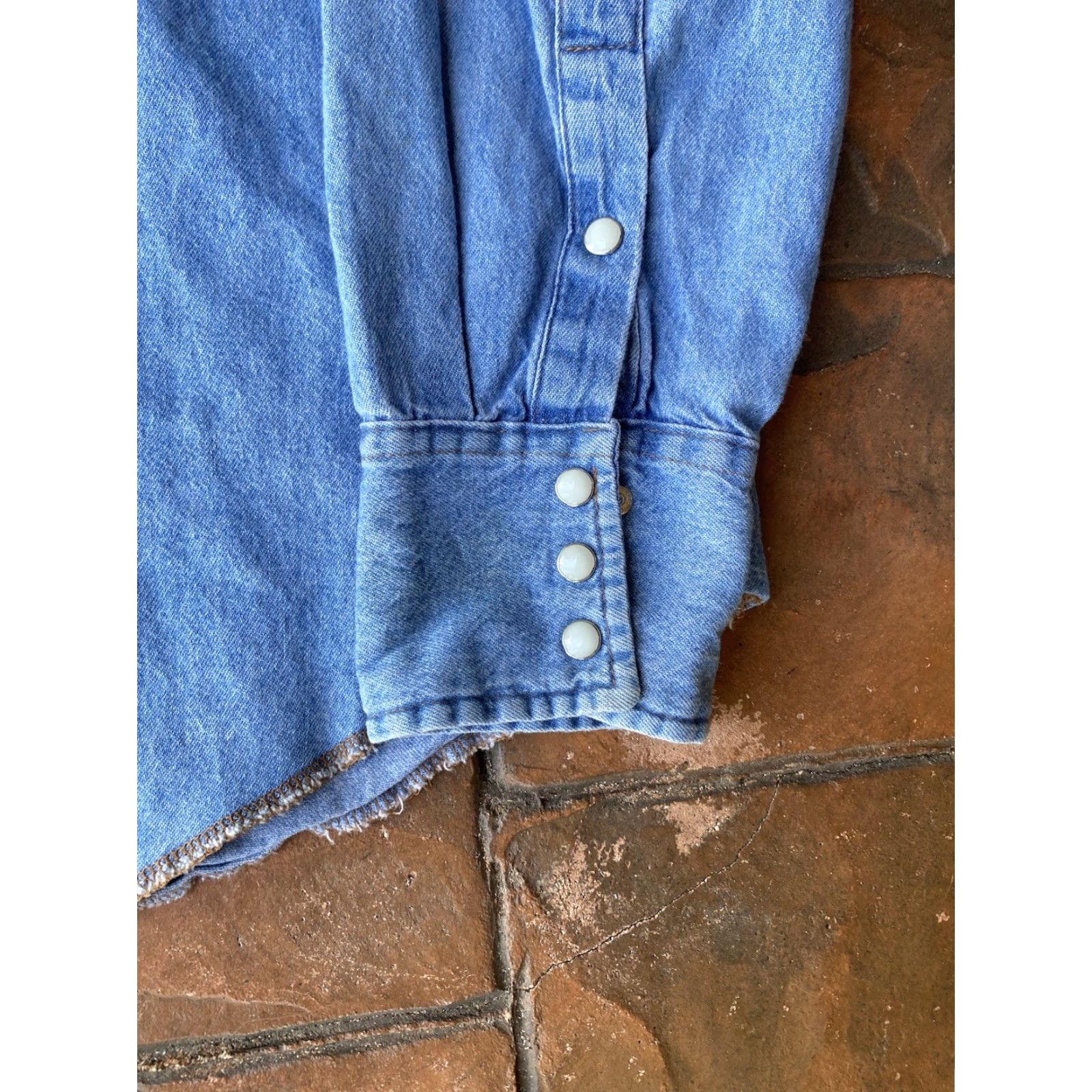 Wrangler VINTAGE Wrangler Pearl Snap Western Shirt Men’s XL Blue Denim Cotton Button-Up Cowboy Size US XL / EU 56 / 4 - 5 Thumbnail