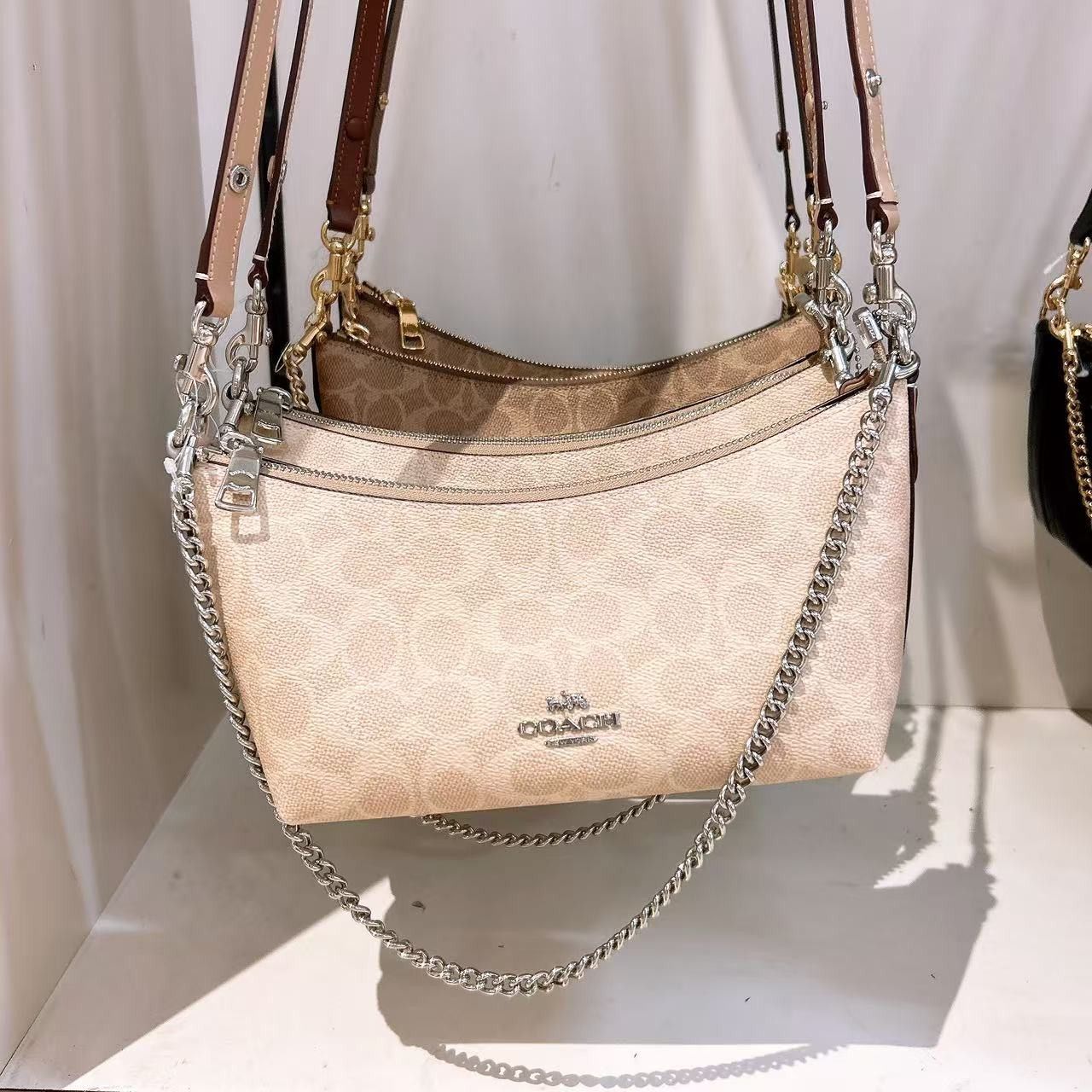 Coach Caitlin Shoulder Bag In Signature Canvas CEK80 Size ONE SIZE - 1 Thumbnail