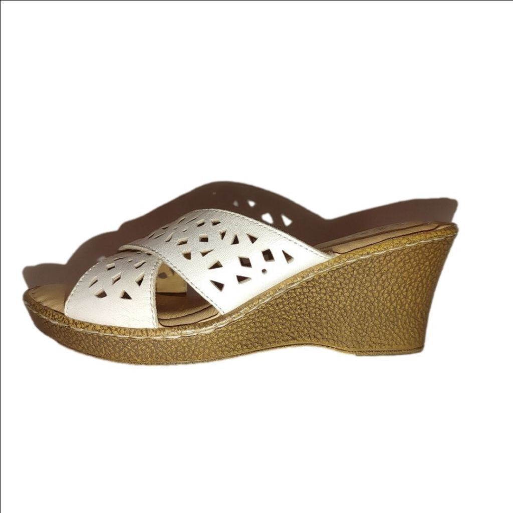 Born Born Canova Leather Wedge Sandal Size 8M Size US 8 / IT 38 - 1 Thumbnail