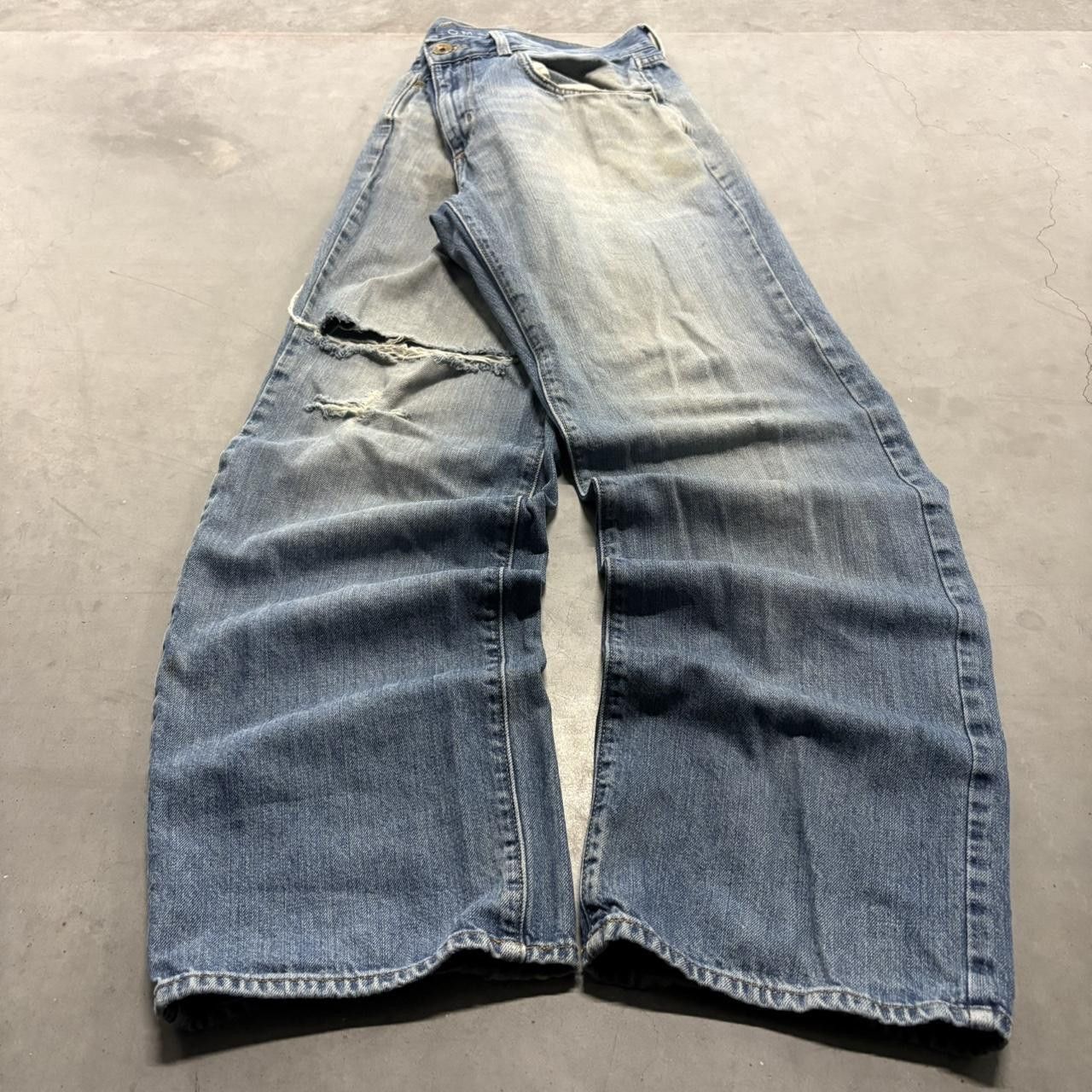 Vintage Crazy Vintage Y2K/2000s Super Baggy Skater Streetwear Ripped Medium Wash Denim Jeans! Size US 34 / EU 50 - 3 Thumbnail
