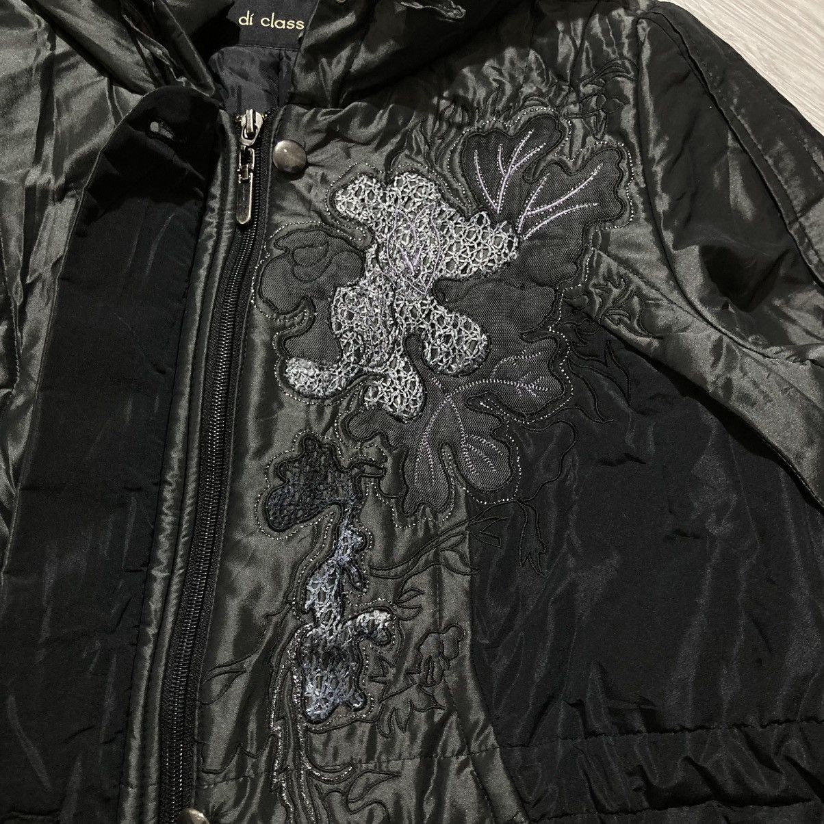 Japanese Brand 2000s Di Classe Flowers Graphic Puffer Jacket Beauty Beast Size US S / EU 44-46 / 1 - 8 Thumbnail