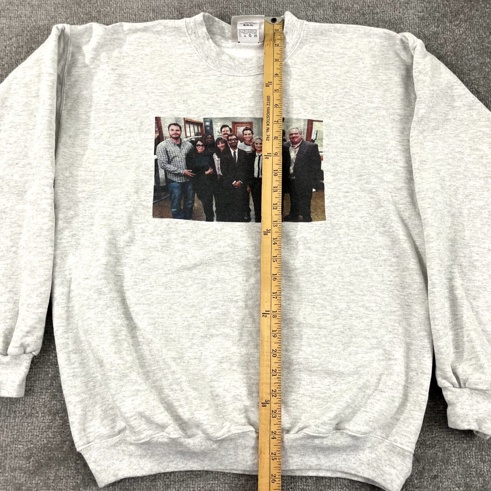 Hanes VINTAGE Parks & Recreation Sweatshirt Adult Medium Gray Pullover Crewneck Casual Fall Winter Men Size US M / EU 48-50 / 2 - 4 Thumbnail