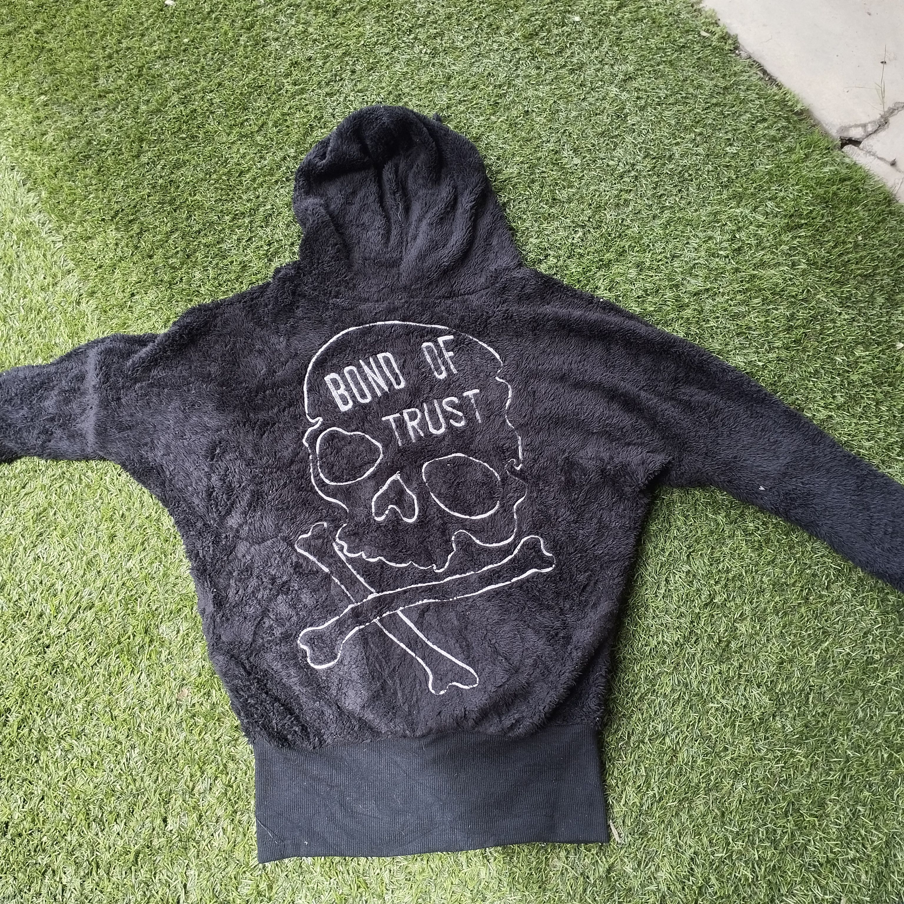 Japanese Brand Jade's Bond Of Trust (Skull) Backhit Hoodie Size M / US 6-8 / IT 42-44 - 1 Thumbnail