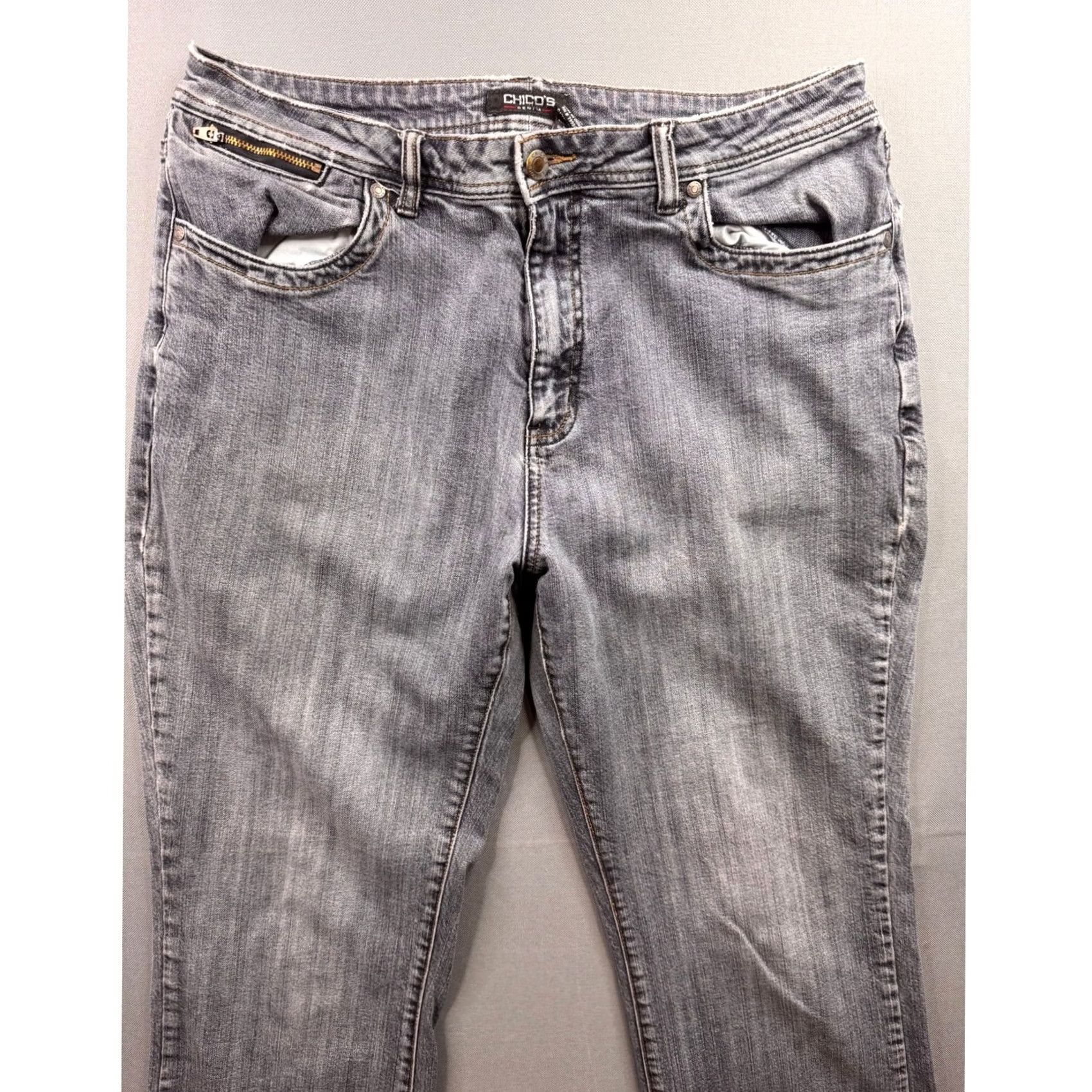 Vintage Chico's Denim Jeans Womens Size 2.5 Medium Gray Wash Straight Leg Zipper Detail Size 29" - 2 Thumbnail
