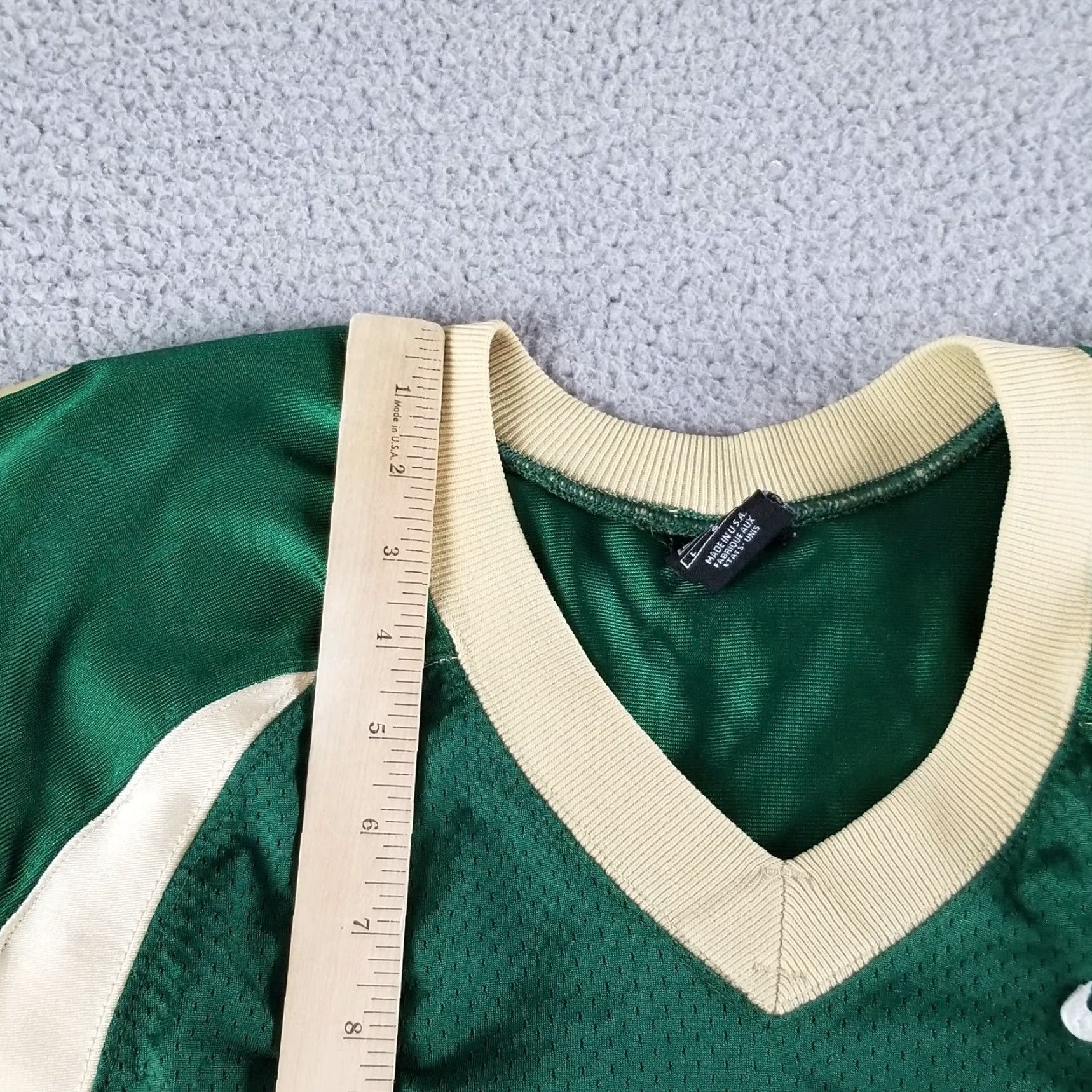 Nike VINTAGE Nike Jersey Adult Large Green Jesuit Christian Religious God Game 90s Mens Size US L / EU 52-54 / 3 - 5 Thumbnail