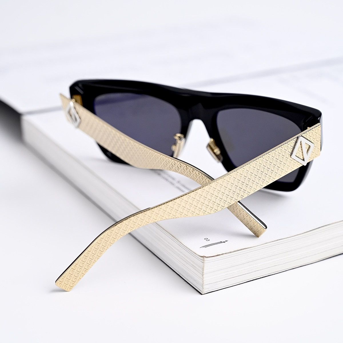 Dior DIOR CD DIAMOND S8F 12A0 SUNGLASSES Size ONE SIZE - 11 Thumbnail