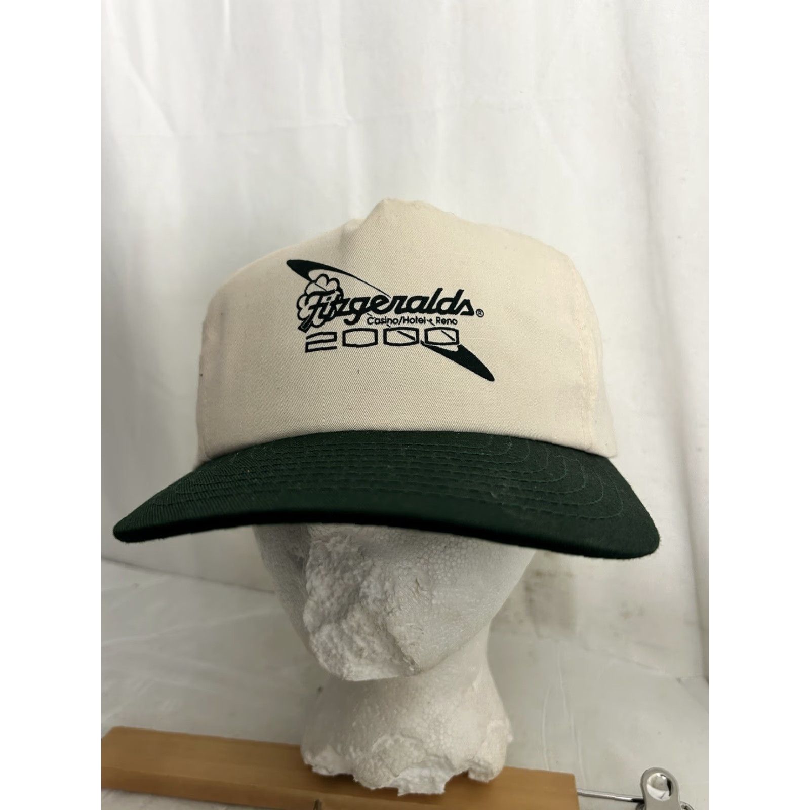 Vintage VINTAGE Fitzgeralds Casino SnapBack Hat 200 Green Beige Adjustable Size ONE SIZE - 2 Thumbnail
