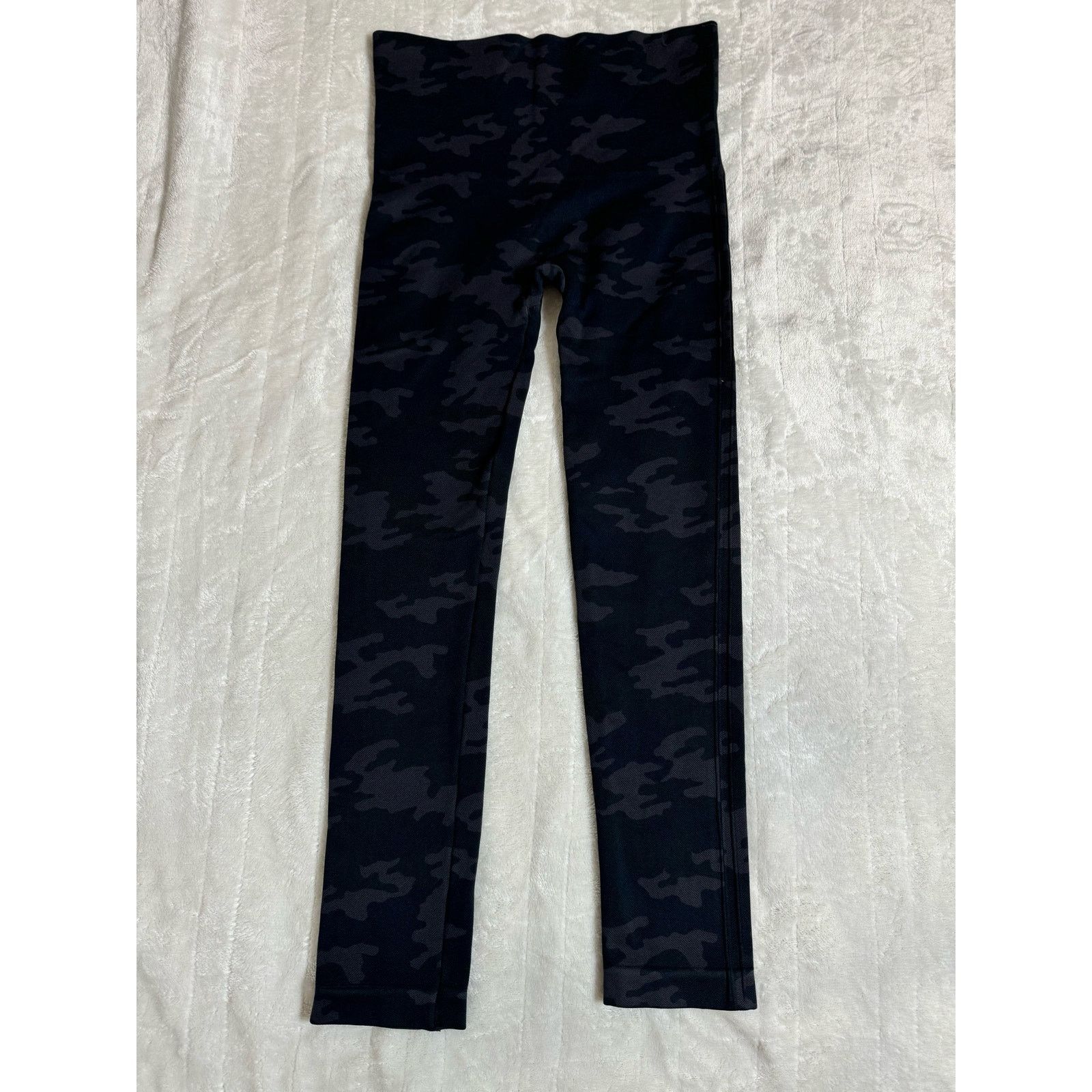 Spanx Spanx Camo Gray Black Slimming Legging Women Size M USED Size 30" / US 8 / IT 44 - 1 Thumbnail