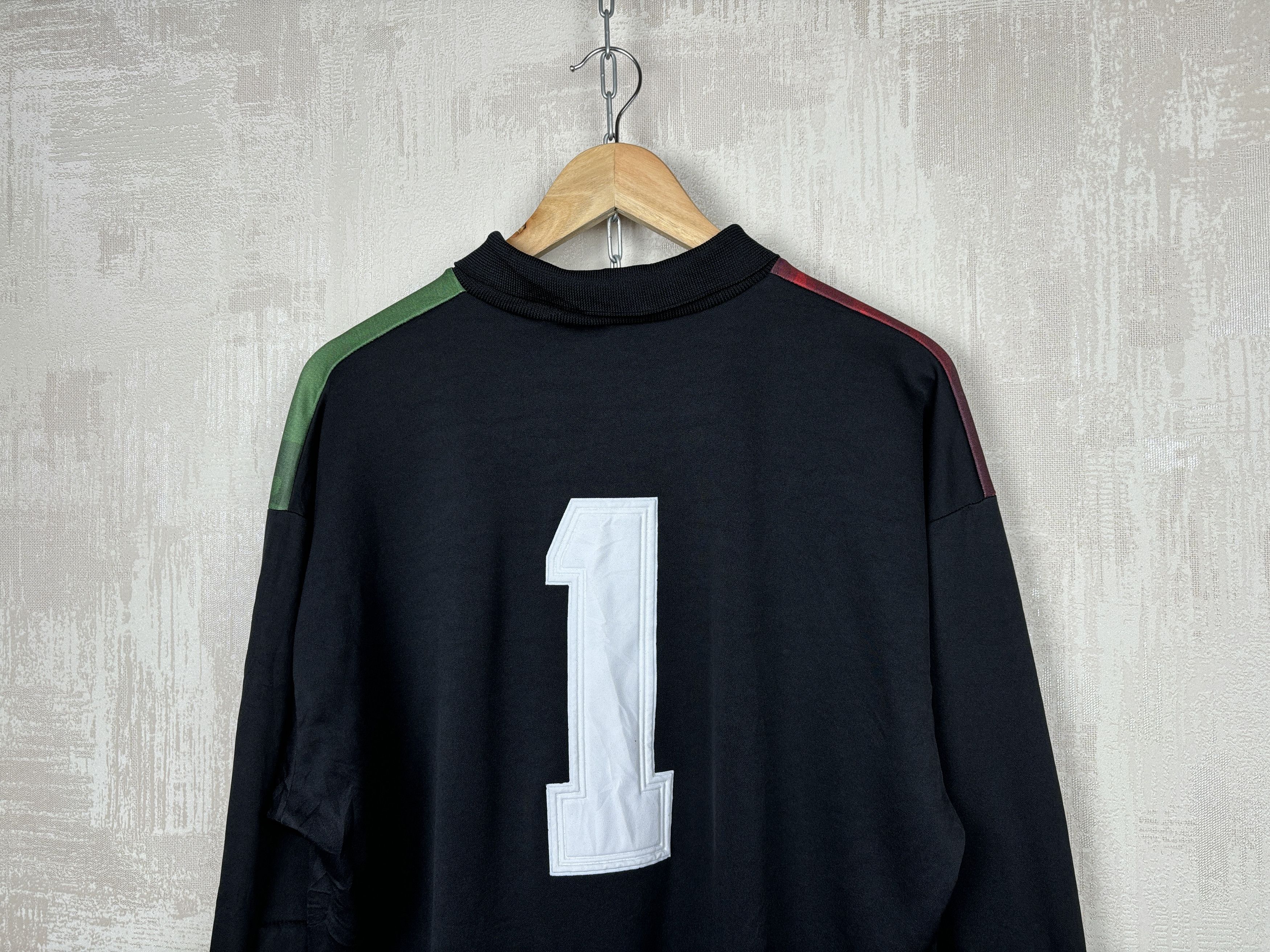 Vintage Vintage Uhlsport 90's Template Goalkeeper Soccer Jersey #1 Size US XL / EU 56 / 4 - 17 Thumbnail