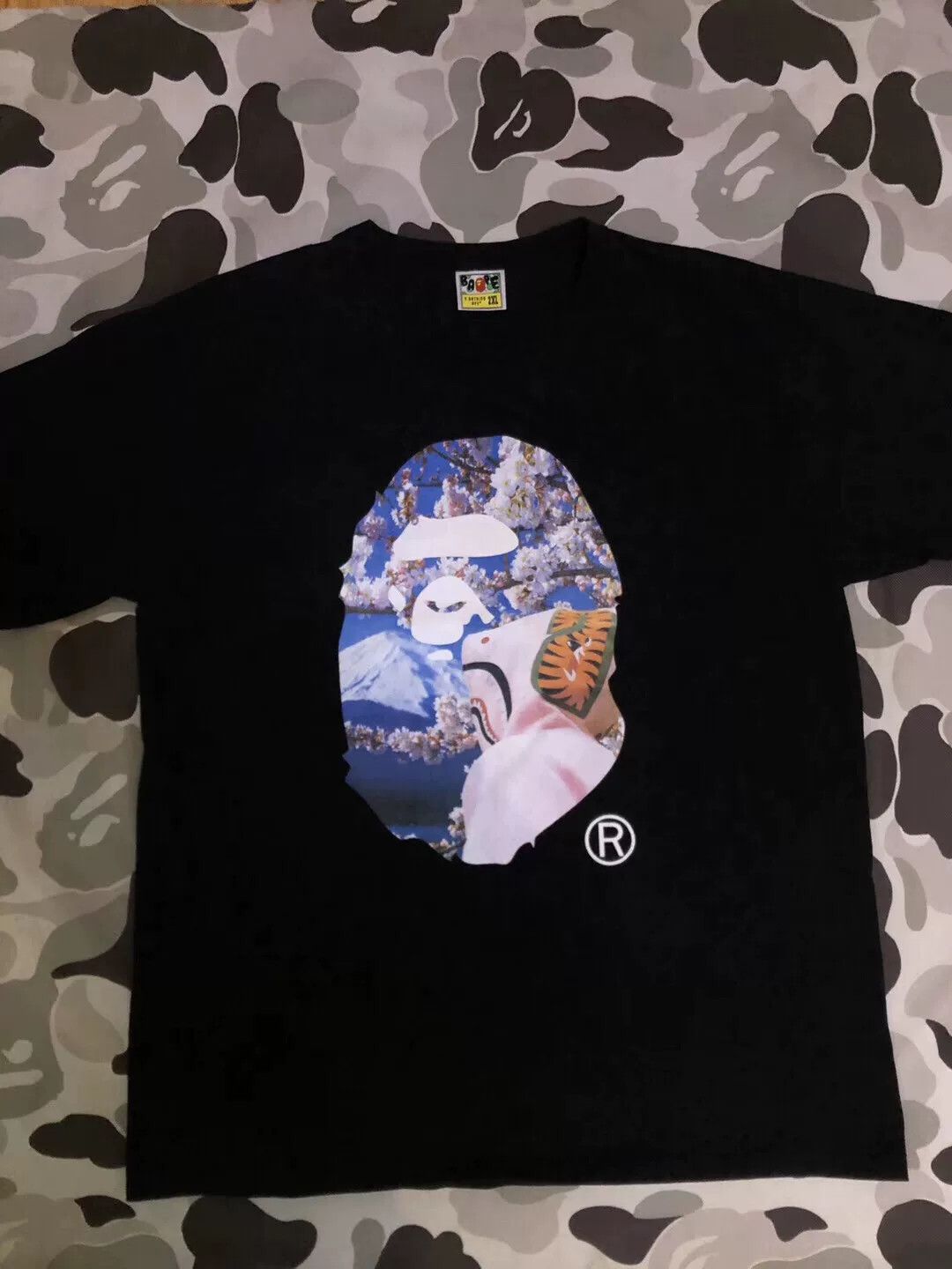 Bape Bape Shark T-Shirt Casual Short Sleeve Size US XXL / EU 58 / 5 - 1 Thumbnail