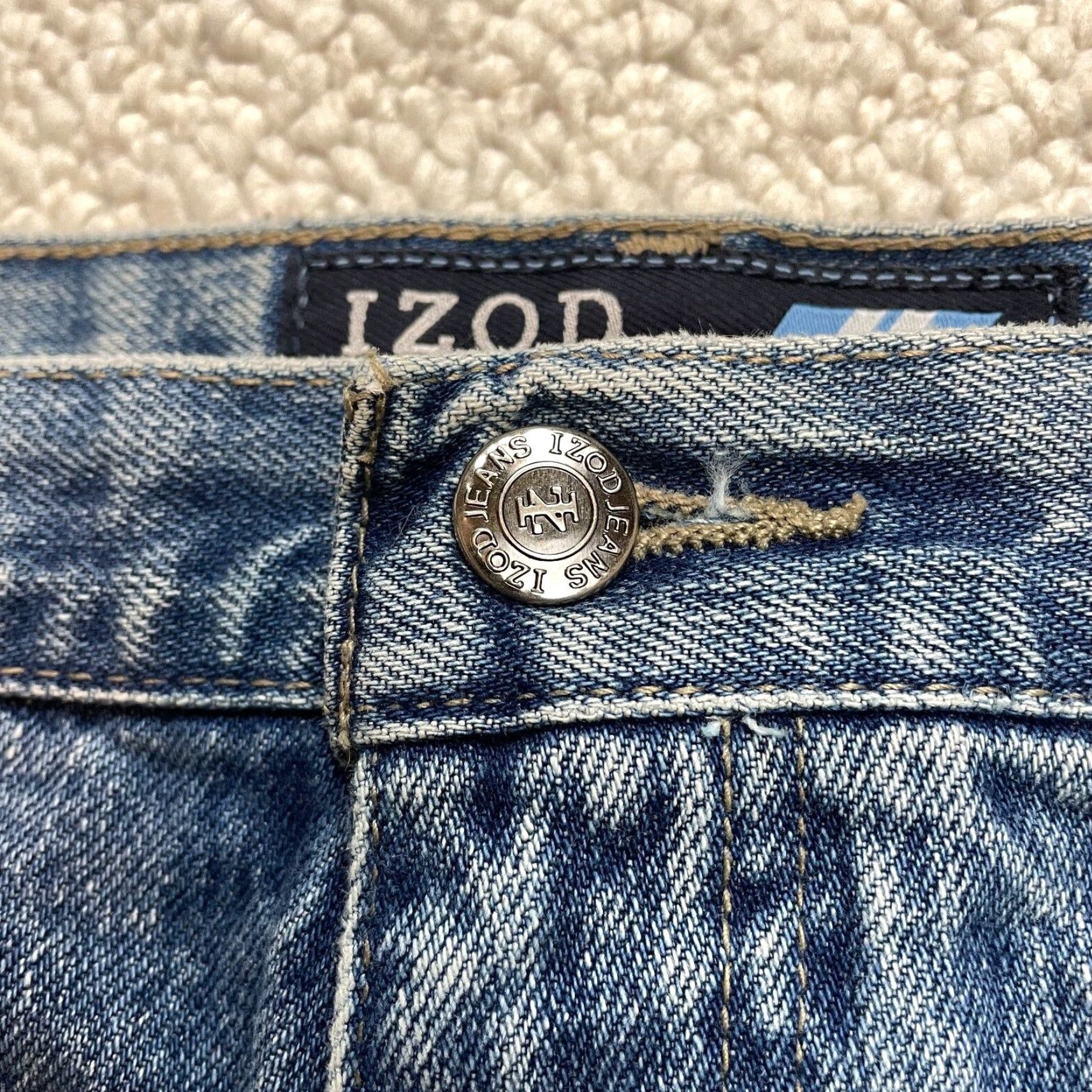 Izod VINTAGE IZOD Jeans Men 42x30 Blue Denim Classic Fit Waist Dark Wash Straight Jeans 5-Pocket Mens Size US 42 / EU 58 - 7 Thumbnail