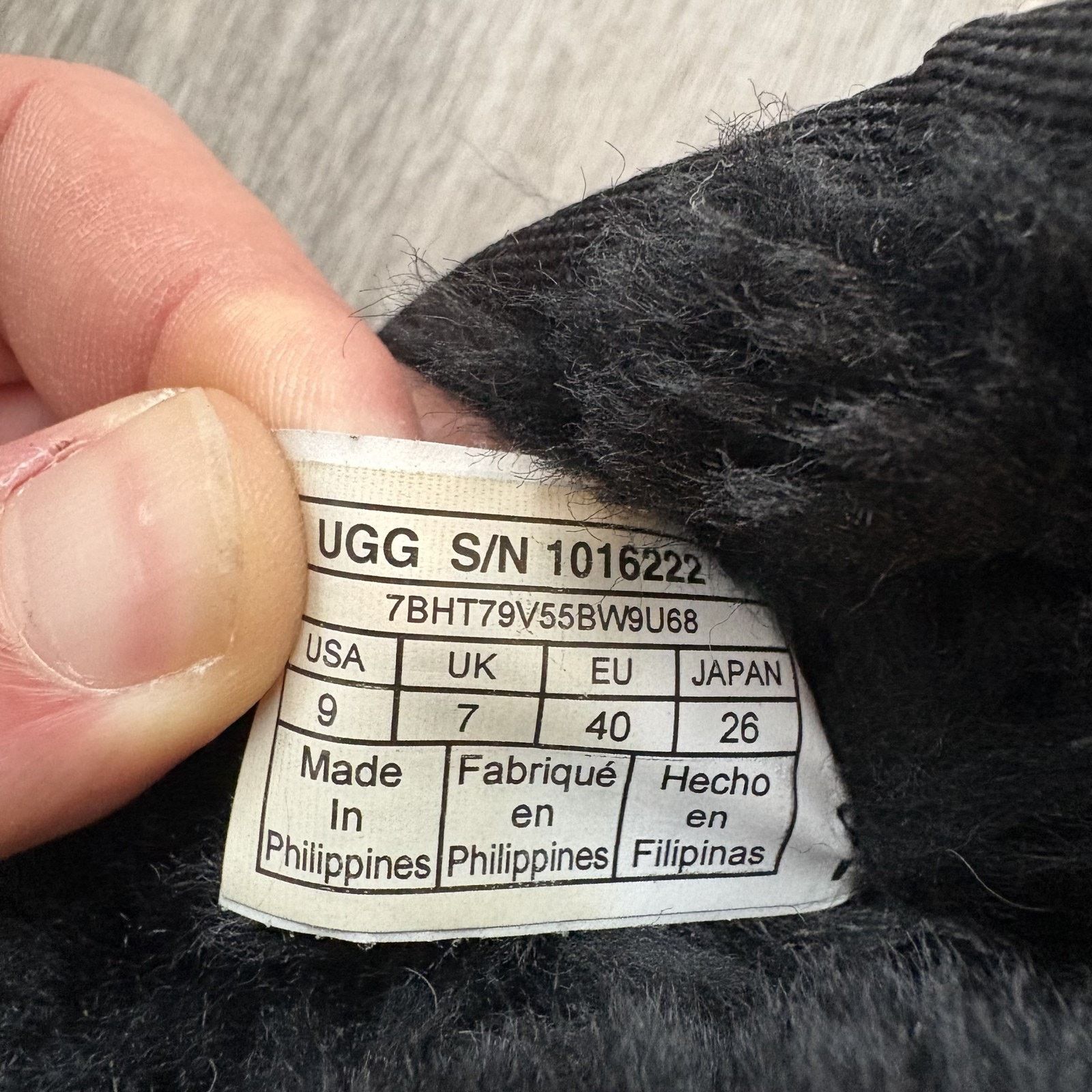 Ugg UGG Women’s Classic Mini II Boot Black Suede Cozy Size 9 Size US 9 / IT 39 - 4 Thumbnail