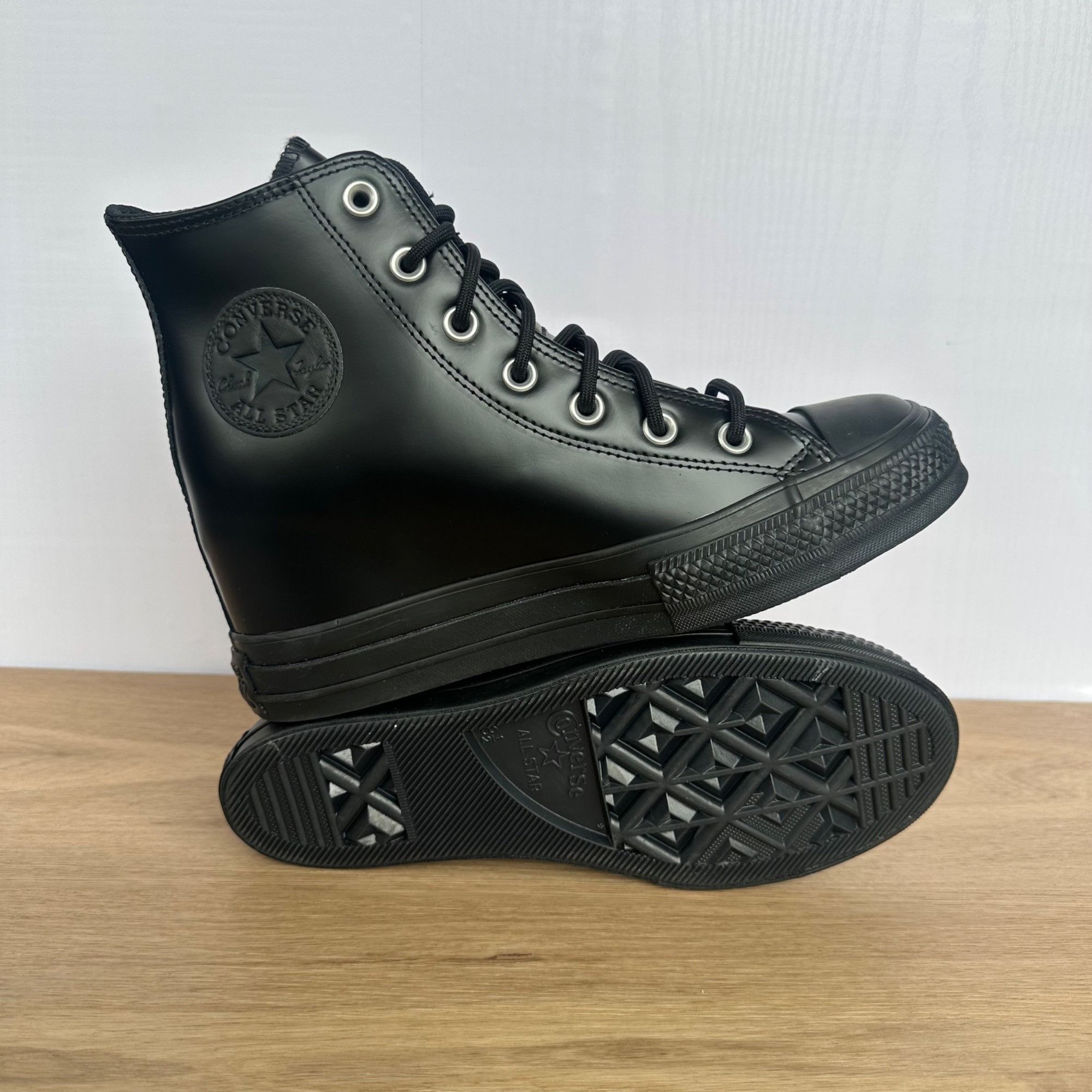 Converse ✨Converse Chuck Taylor Wedge Platform Leather Sz 10.5 Womens Size US 10.5 / IT 40.5 - 2 Thumbnail