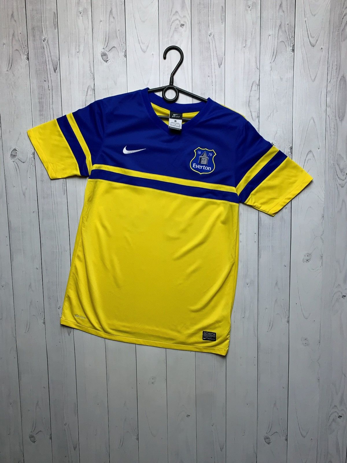 Nike × Vintage Vintage Nike Everton soccer jersey size S yellow 20 Barkley Size US S / EU 44-46 / 1 - 2 Thumbnail
