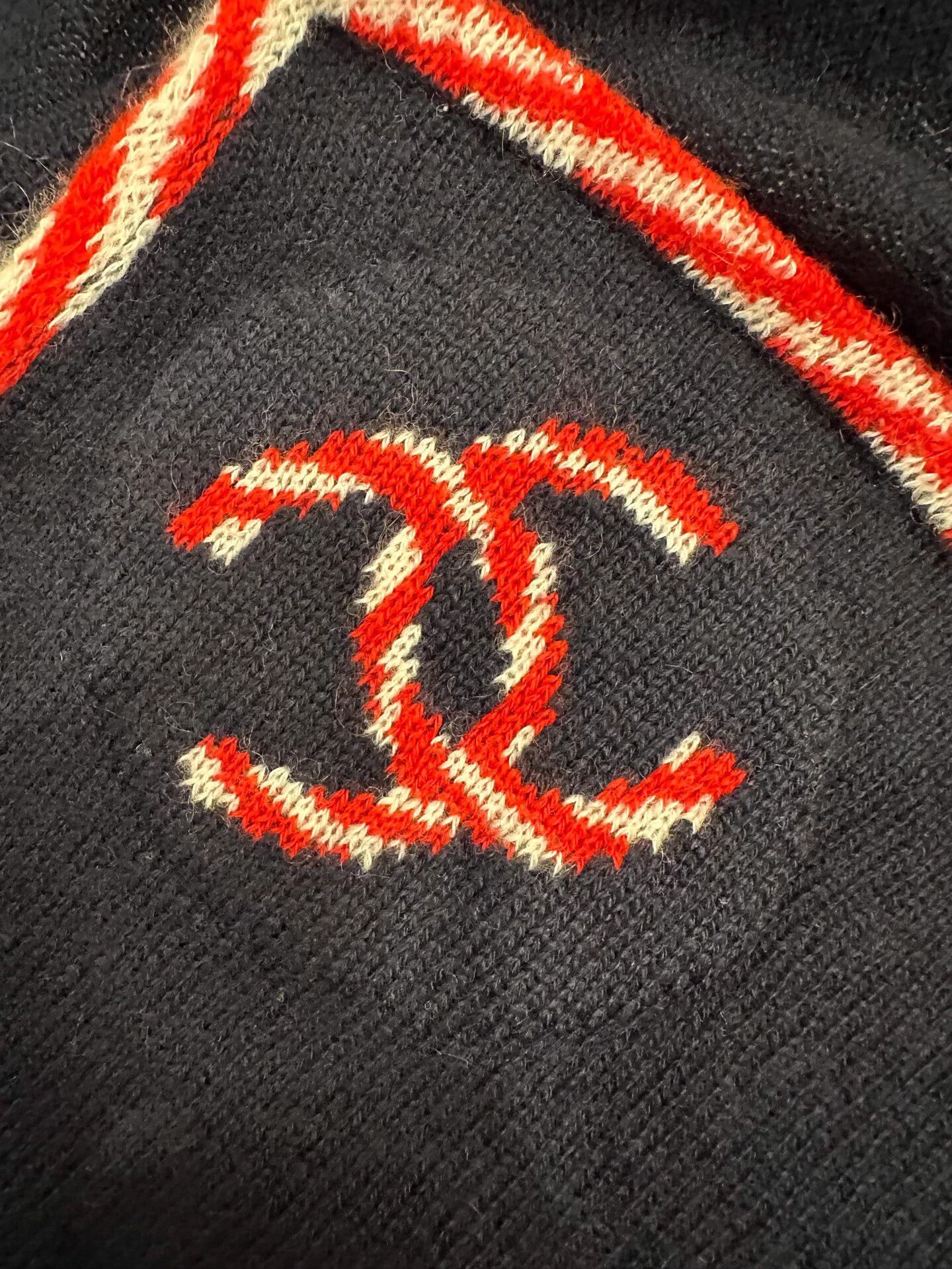 Chanel CHANEL Red & White Navy Cashmere Double C Scarf Size ONE SIZE - 6 Thumbnail