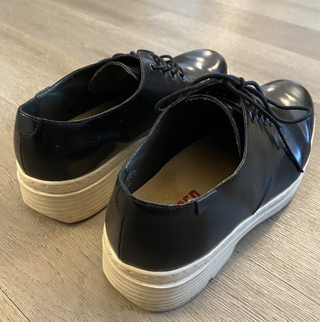 Camper Camper Black Leather Oxfords with Cream Soles Size US 10 / EU 43 - 4 Thumbnail