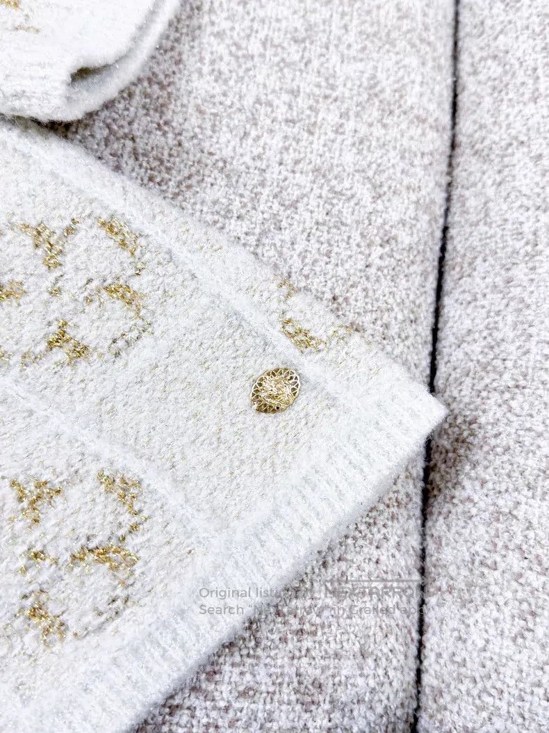 Chanel Chanel Golden camellia V-neck knitted sweater Size XS / US 0-2 / IT 36-38 - 4 Thumbnail