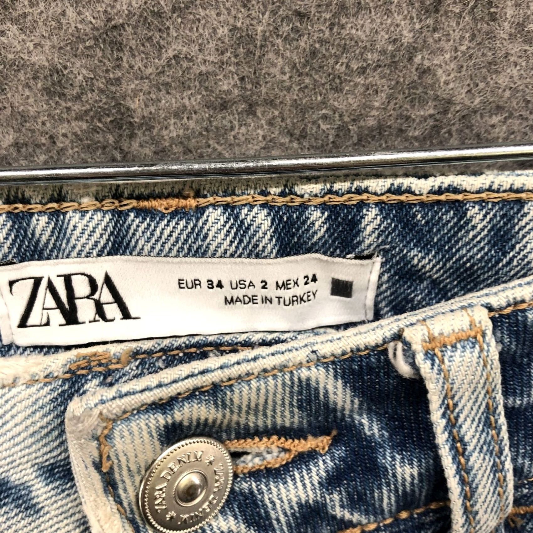 Zara Zara High Waisted Mom Jean Womens Size 2 Light Wash Blue Distressed Raw Hem Jeans Size 26" / US 2 / IT 38 - 6 Thumbnail