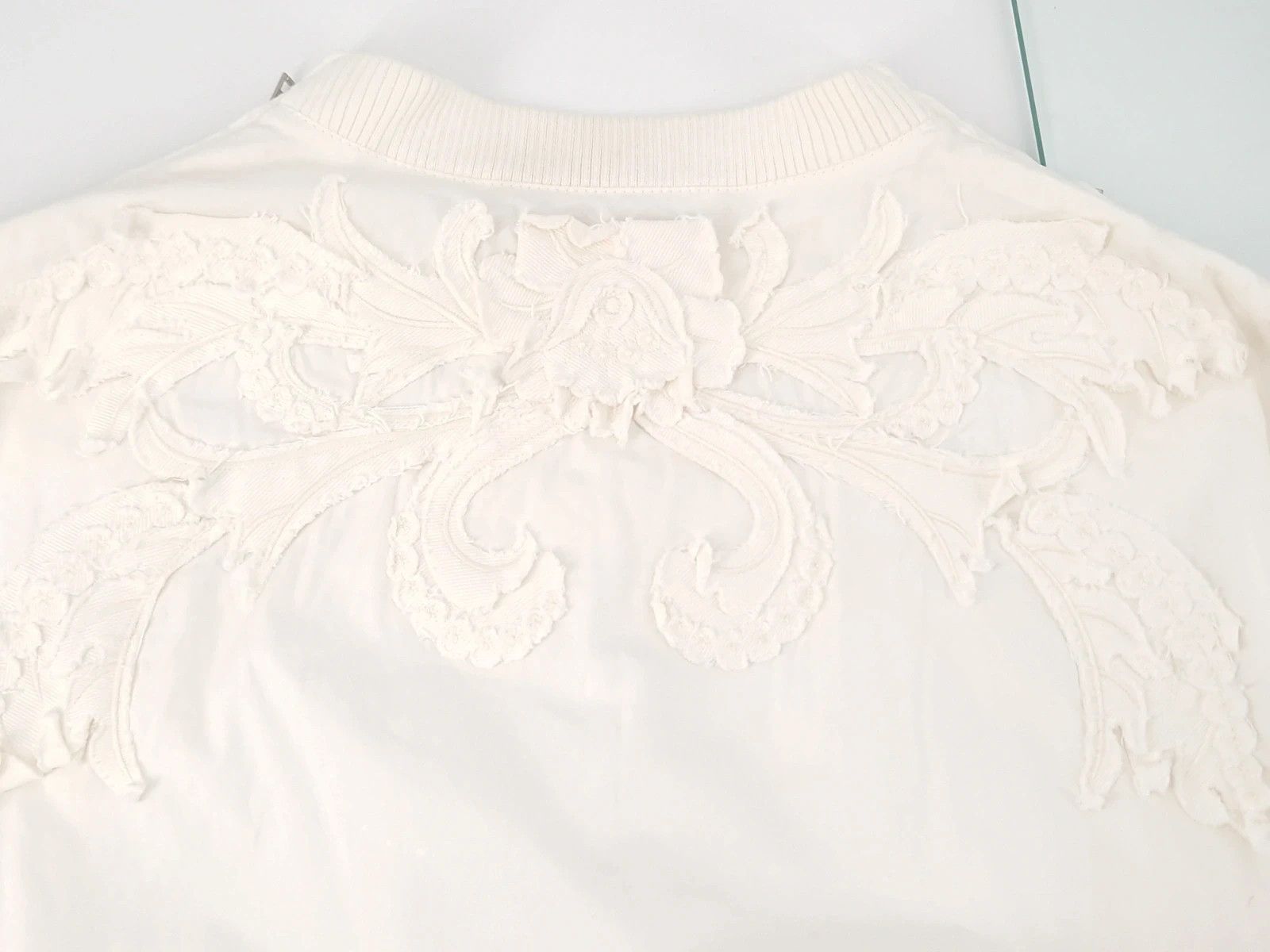 Givenchy Givenchy Sweatshirt Floral Embroidery Size S / US 4 / IT 40 - 9 Thumbnail