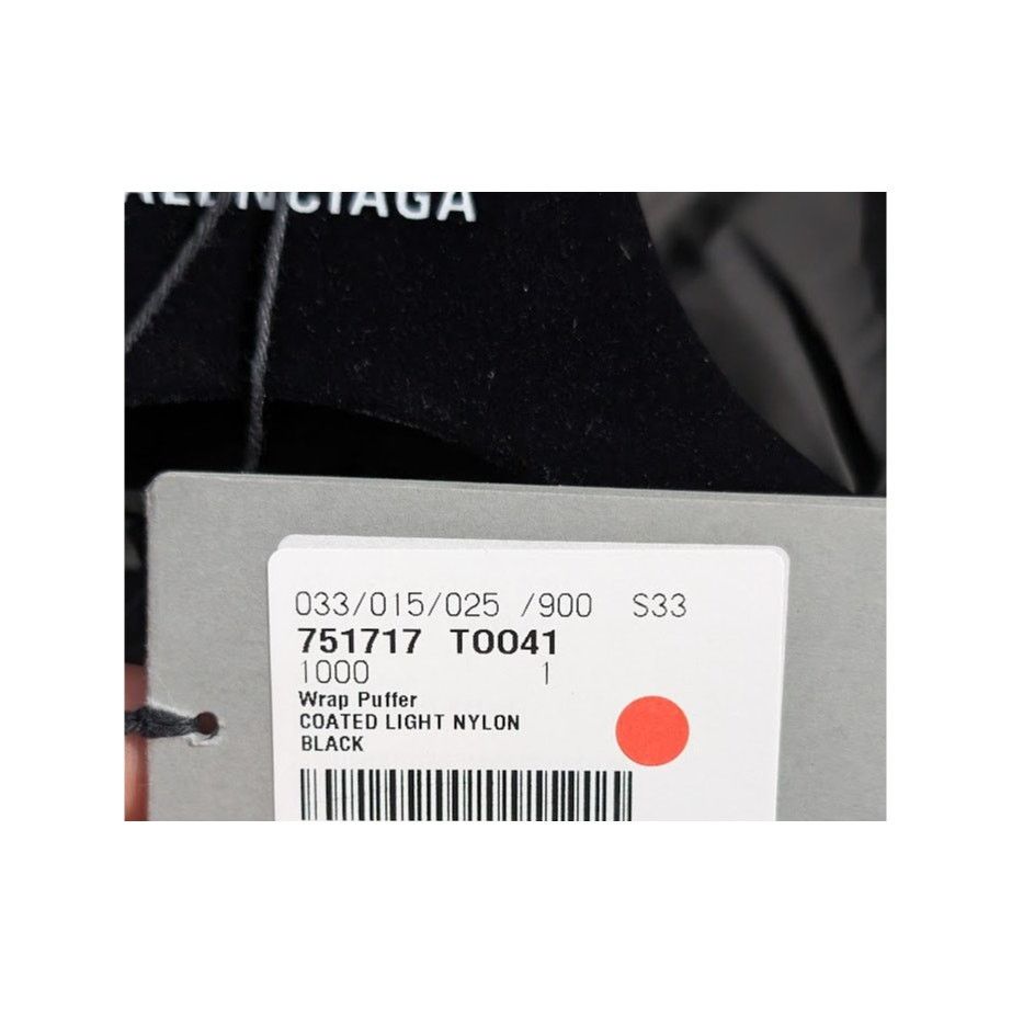 Balenciaga o1rshd1 Wrap Puffer Coated Light Nylon in Black Size US S / EU 44-46 / 1 - 19 Thumbnail
