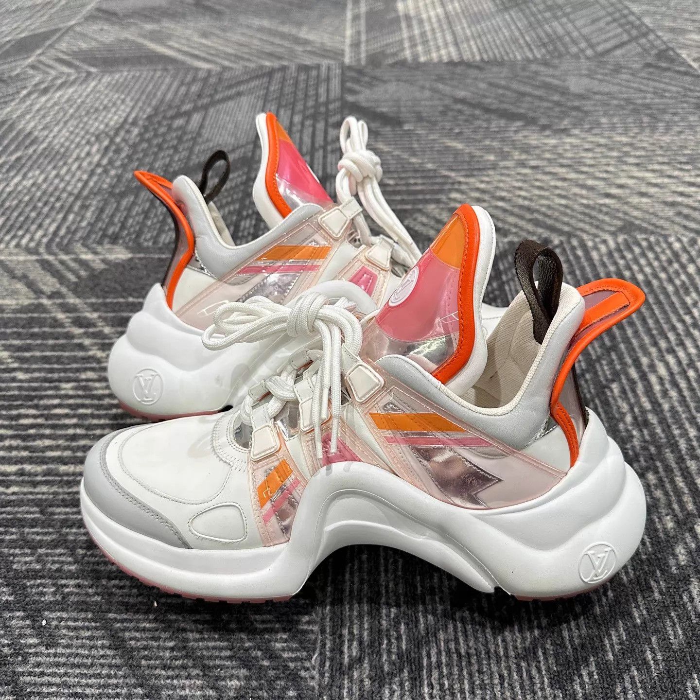 Louis Vuitton Louis Vuitton Archlight White Orange Dad Sneaker 39.5 Size US 9 / IT 39 - 4 Thumbnail