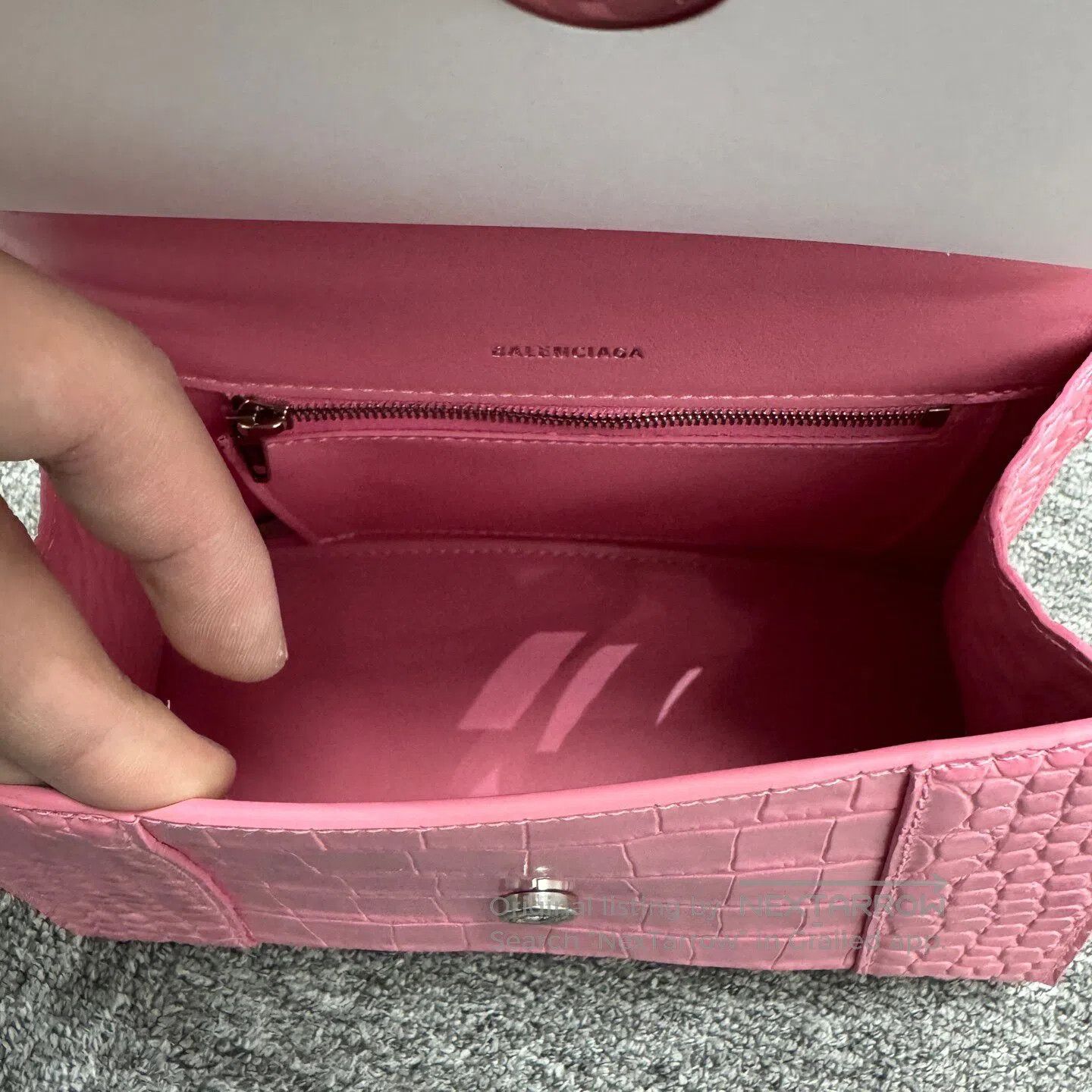 Balenciaga Balenciaga Crocodile-patterned cowhide hourglass bag| Size ONE SIZE - 5 Thumbnail