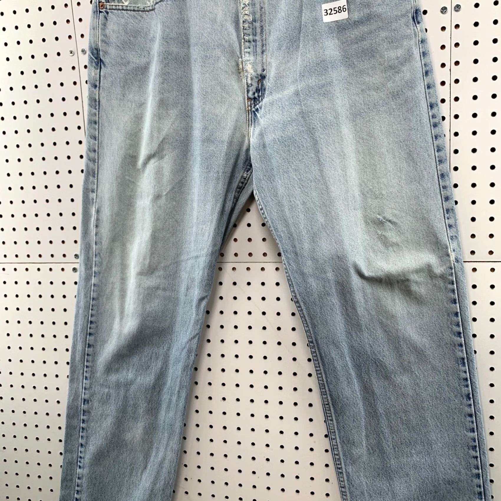 Levi's VINTAGE Levi's 505 Jeans Mens 35x31 Blue Denim Light Wash Distressed Size US 35 - 7 Thumbnail