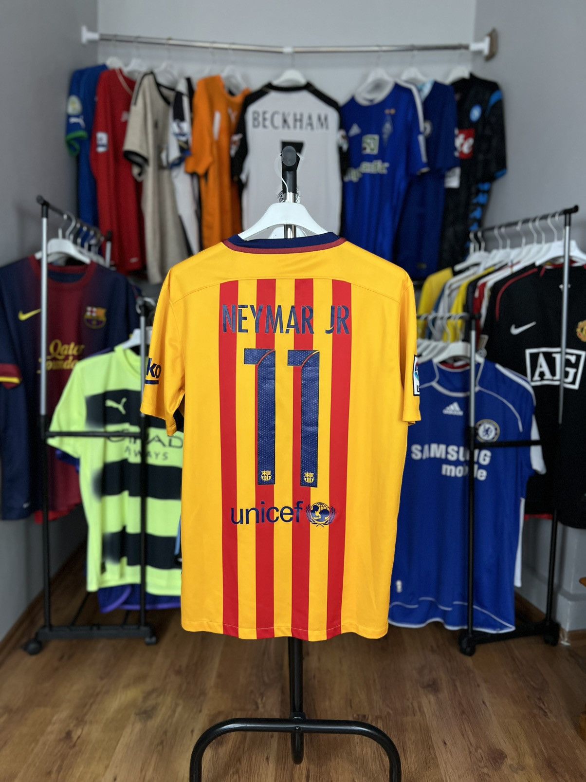 Nike Soccer Jersey Nike Barcelona 2015/16 Neymar JR #11 Size US M / EU 48-50 / 2 - 1 Thumbnail