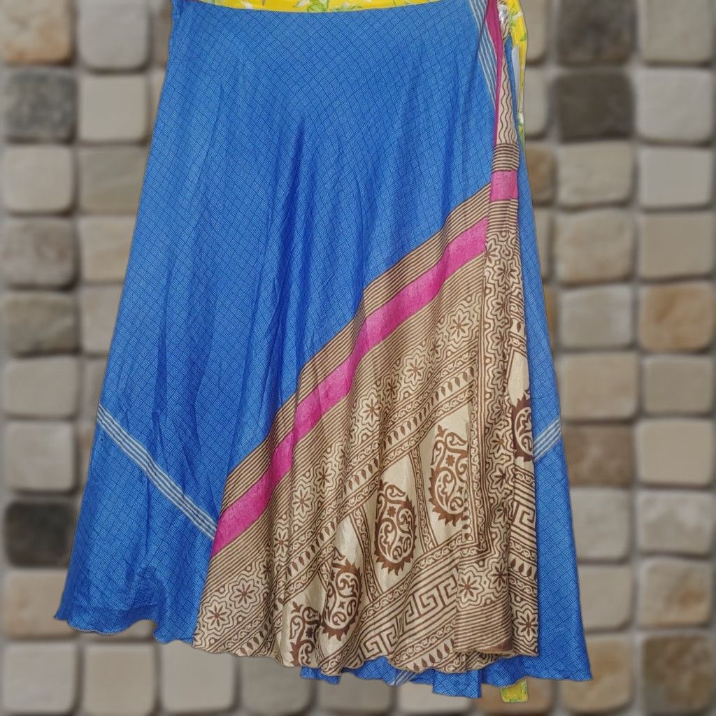 Vintage VINTAGE Darn Good Yarn Bohemian Wrap Skirt Women Plus 22-26 Silk Layered Recycled Sari Hippie Casual Size 40" / US 18 - 1 Thumbnail