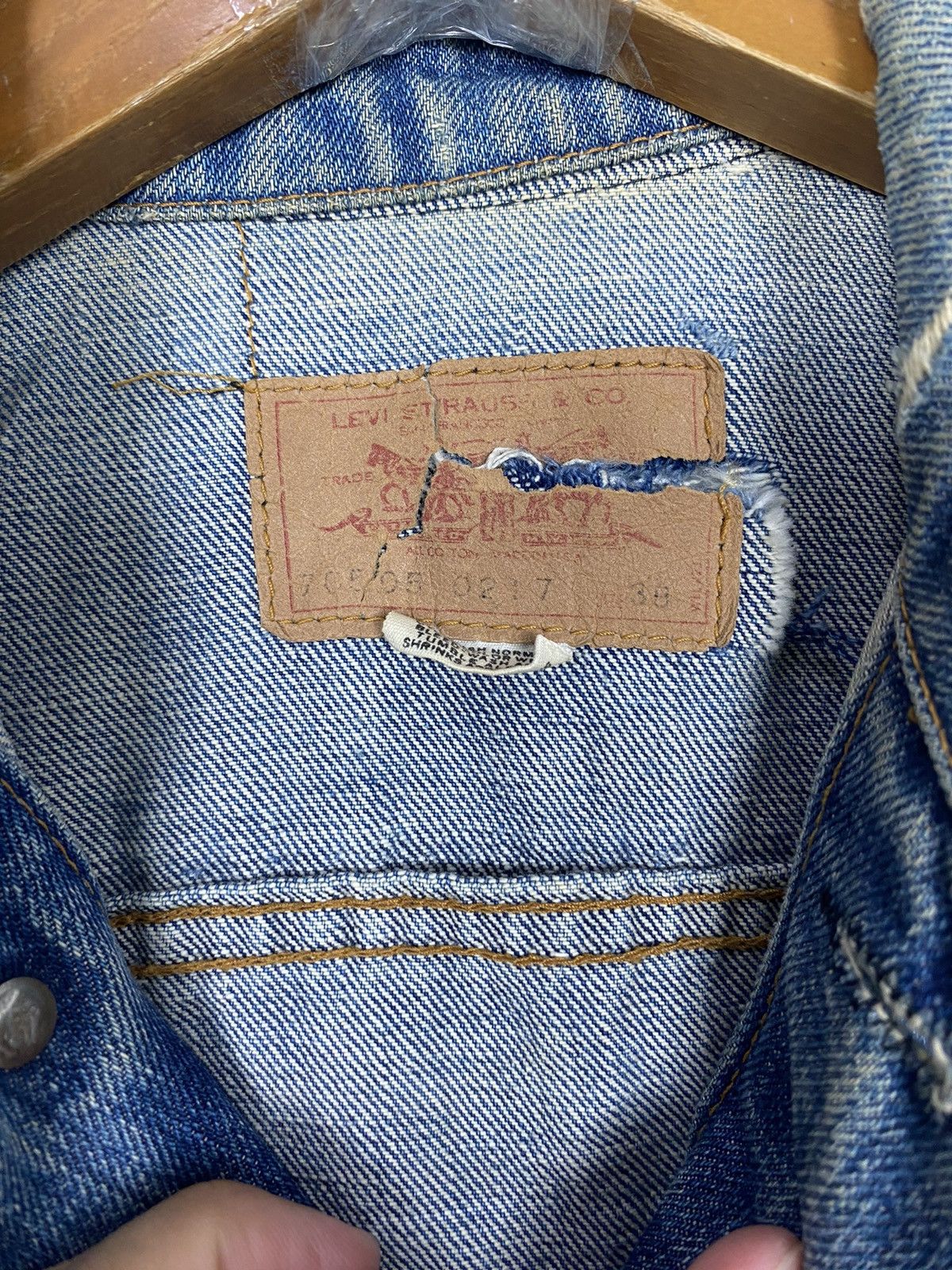 Levi's Vtg DISTRESSED Levi’s Denim Trucker Type 3 Usa Button 529 Size US S / EU 44-46 / 1 - 10 Thumbnail