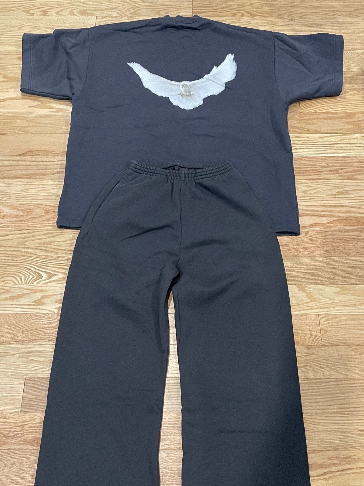 Balenciaga × Gap × Kanye West Yeezy Gap Balenciaga Dove Sweatsuit Medium Size US M / EU 48-50 / 2 - 1 Thumbnail