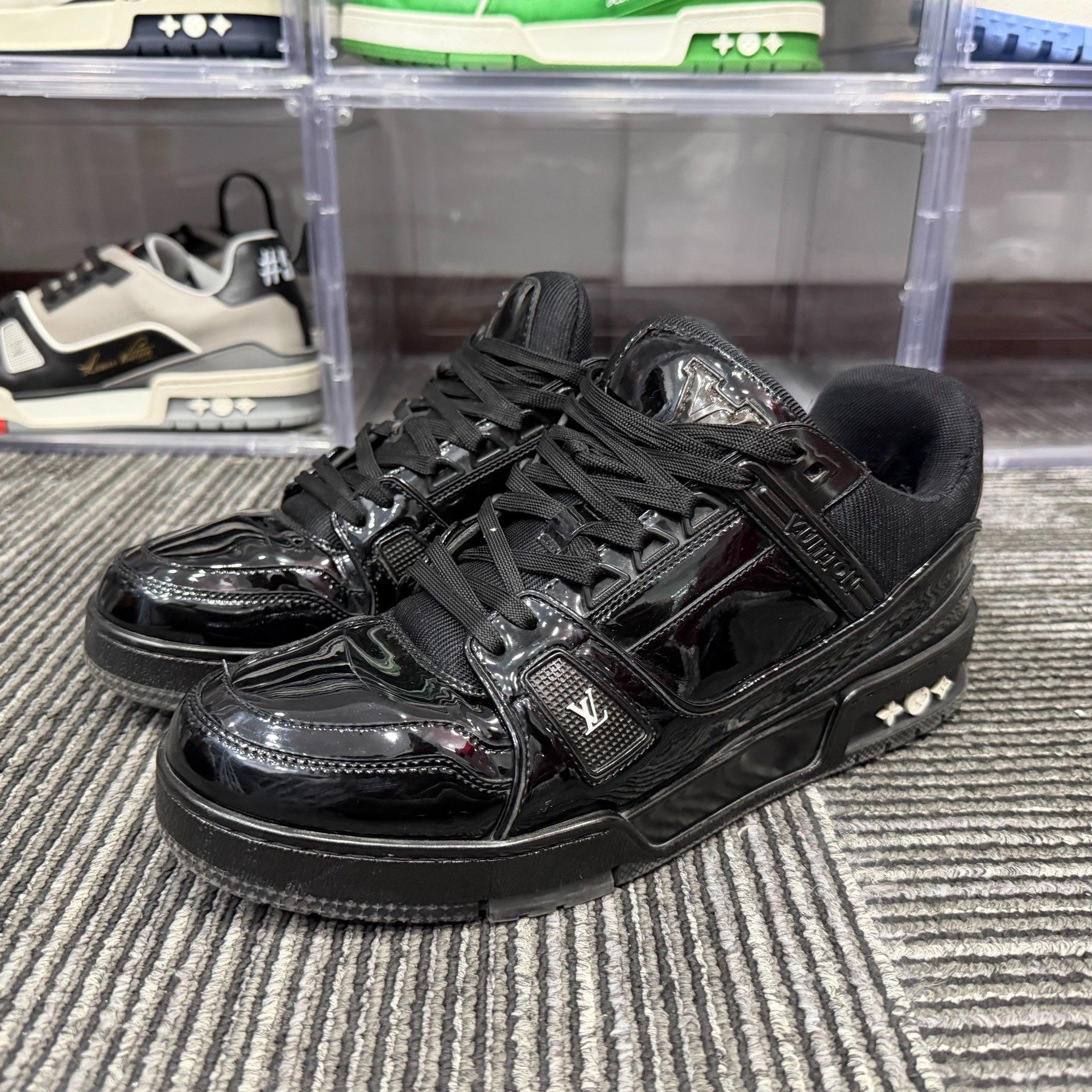 Louis Vuitton Louis Vuitton Training Black Lowtop Sneakers 7 Men Size US 7 / EU 40 - 1 Thumbnail