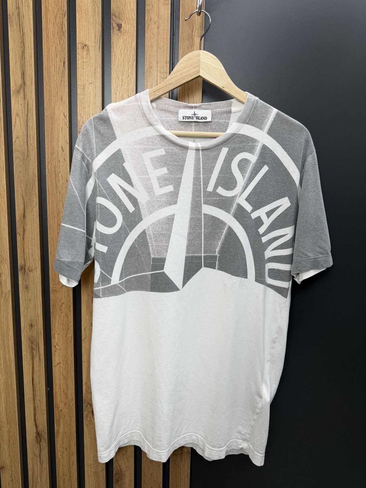 Stone Island Stone Island Compass Graphic T-Shirt Size L Size US L / EU 52-54 / 3 - 1 Thumbnail