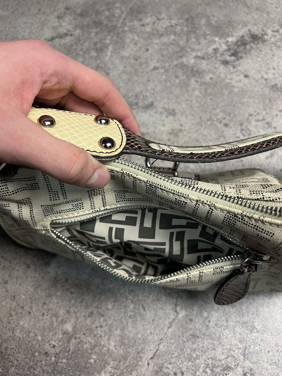 Guess Guess Vintage Bags Rare Y2K Size ONE SIZE - 14 Thumbnail
