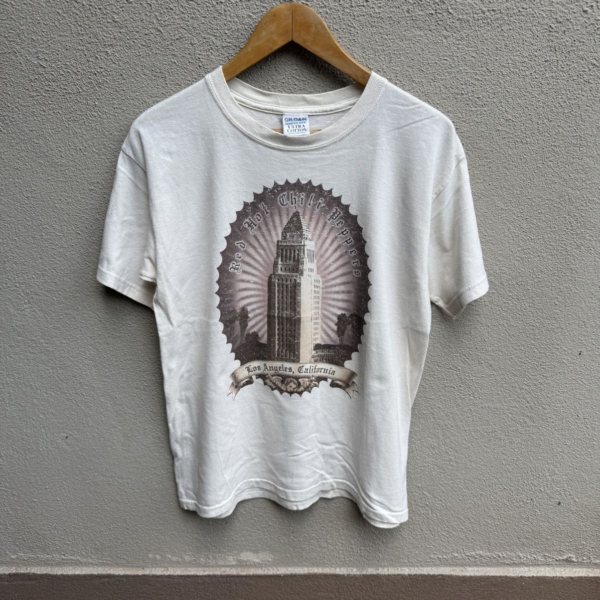 Band Tees Vintage 00s RED HOT CHILI PEPPERS band tee LA California Size US M / EU 48-50 / 2 - 1 Thumbnail