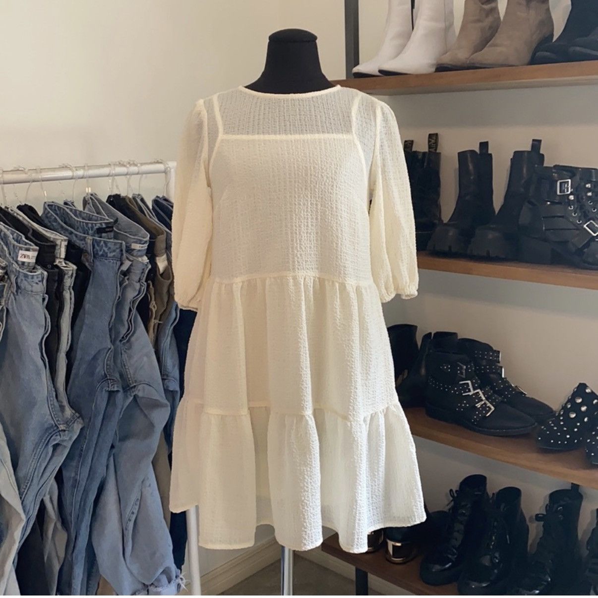 H&M H&M Cream Mini Dress With Slip Size XS Size XS / US 0-2 / IT 36-38 - 1 Thumbnail