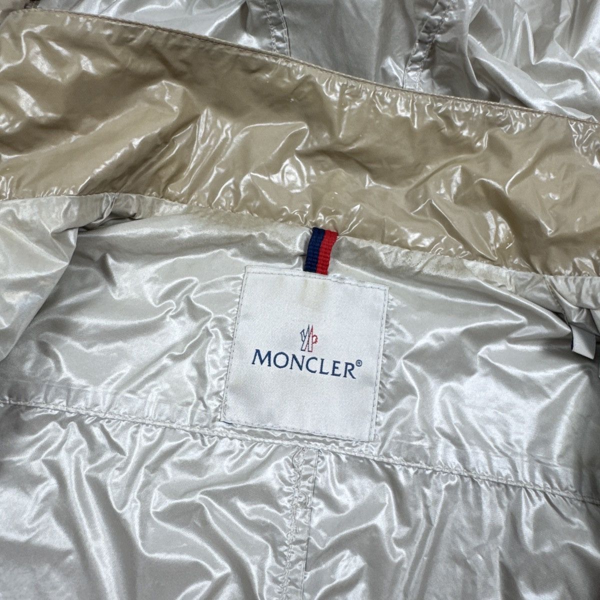 Moncler Women`s Moncler Z8E0182 Beige Nylon Rain Jacket Size 1 / S Size US S / EU 44-46 / 1 - 12 Thumbnail