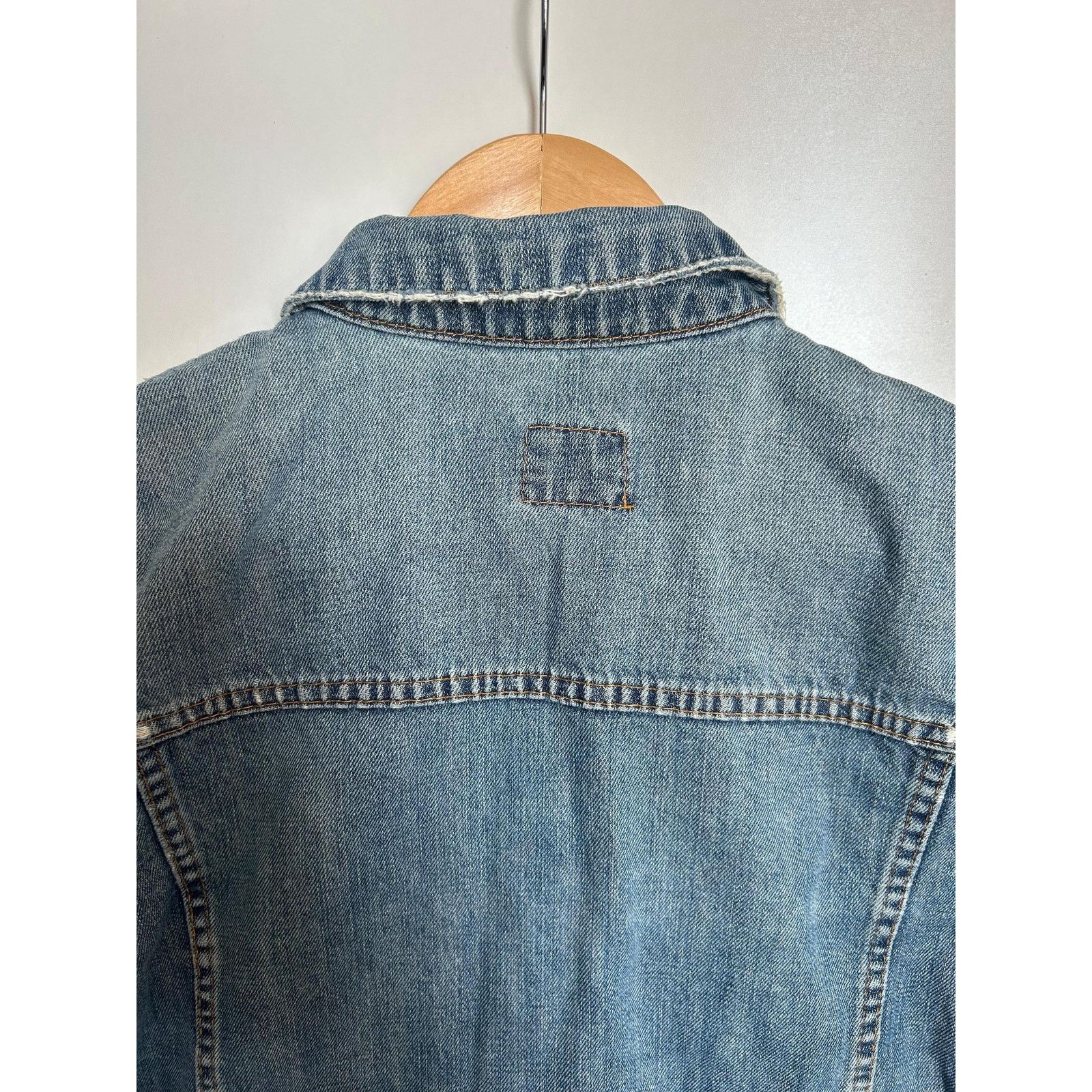 Levi's Levi's Cropped Denim Jacket M - Light Wash Red Tab Vintage Size US M / EU 48-50 / 2 - 5 Thumbnail