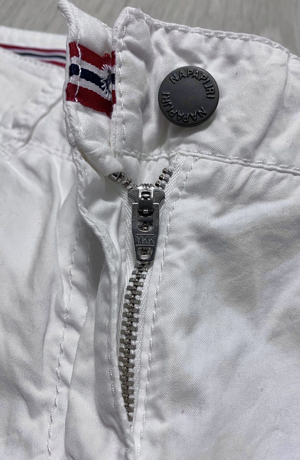 Napapijri Women’s Napapijri White Multipocket Cargo Shorts Logo Size 28" / US 6 / IT 42 - 15 Thumbnail