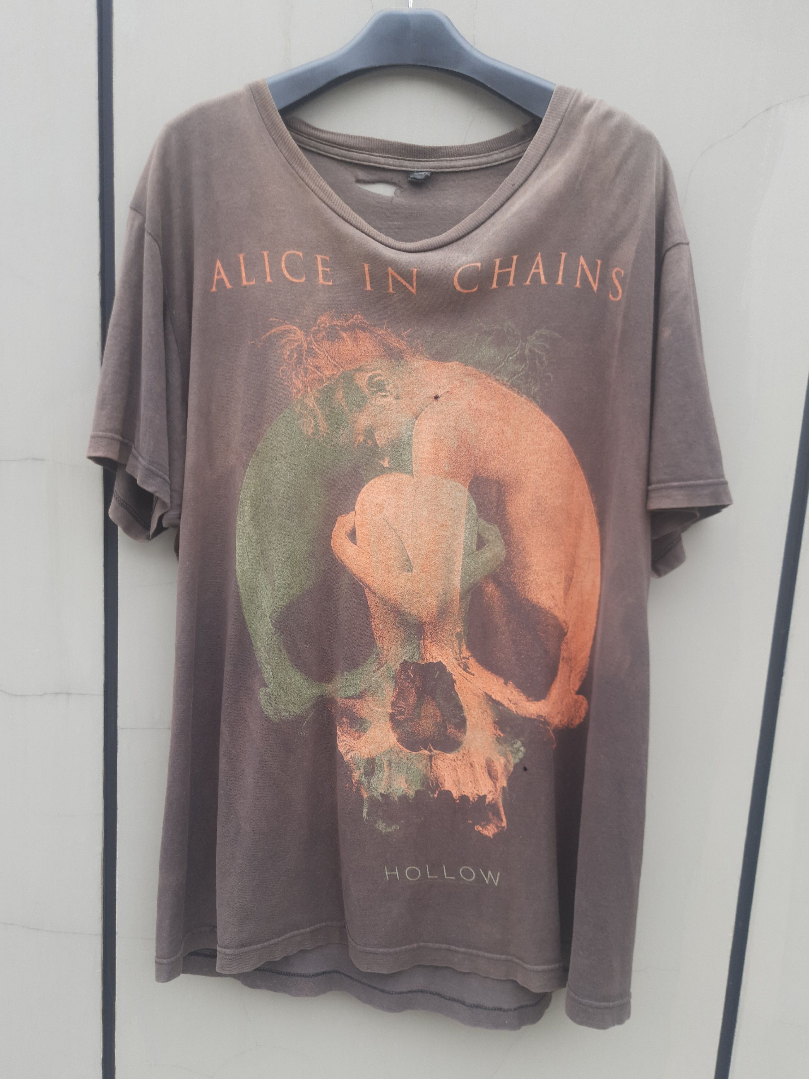 洋楽 Alice In Chains / And It's Fucking Rare Band Tees Alice in chains 89 who da fuck is alice | Grailed