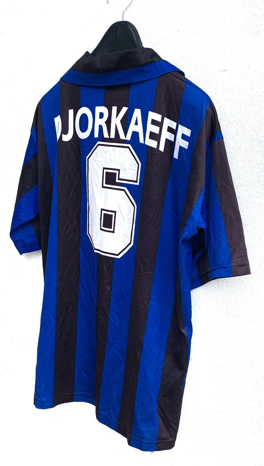 Sports Specialties × Vintage Vintage InterMilan Jersey With Backhit DJORKAEFF '6' Size US XL / EU 56 / 4 - 7 Thumbnail